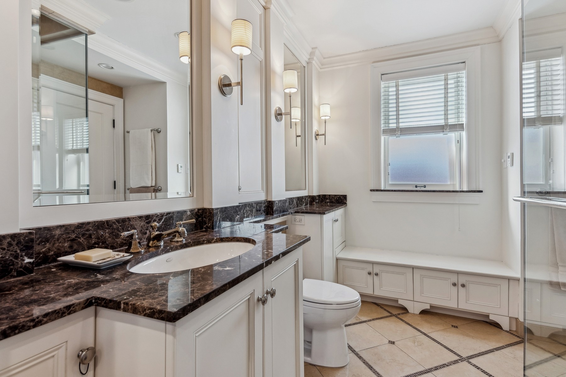 442 West Wellington 4W 