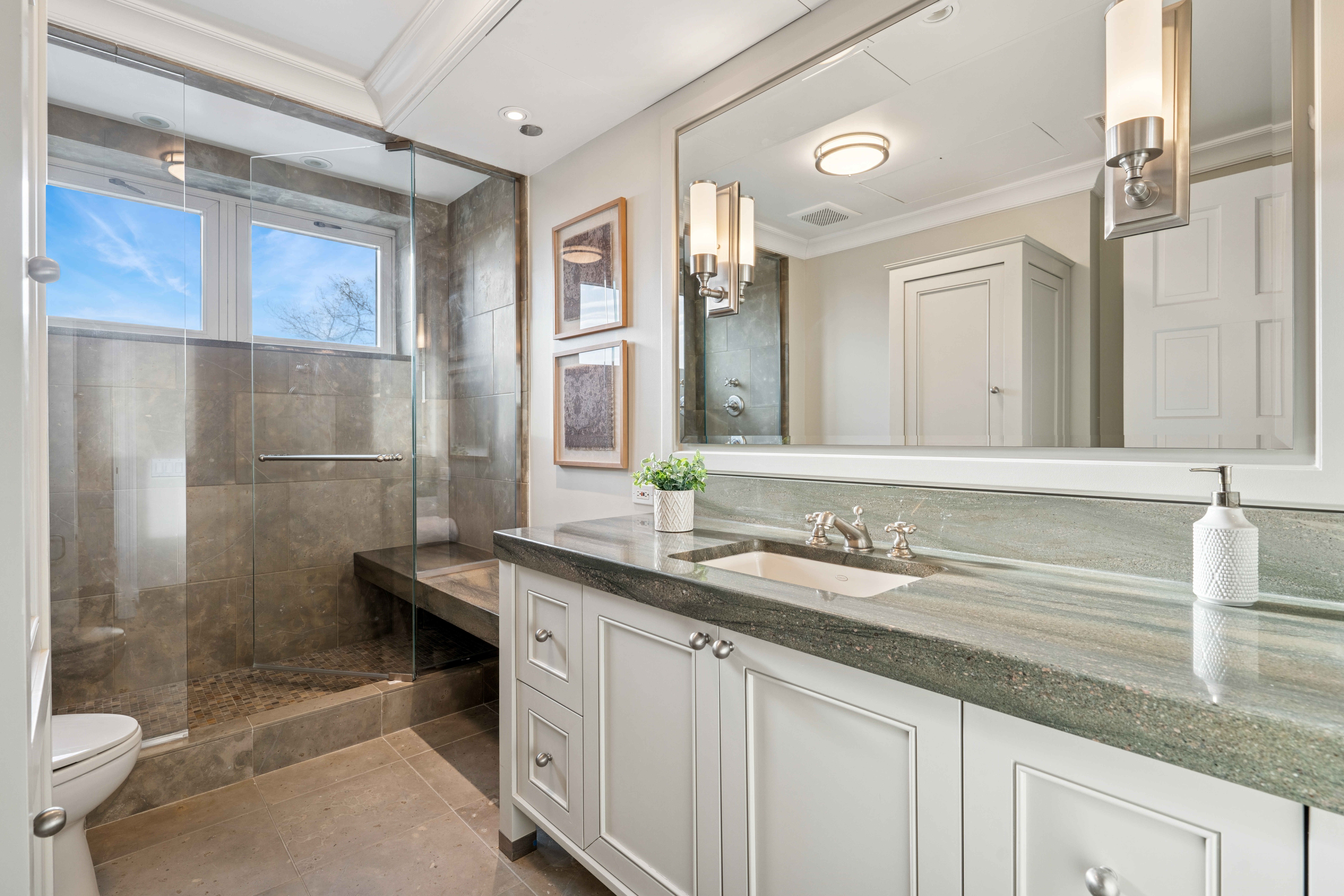 2120 N Lincoln Park West Unit# 5-6