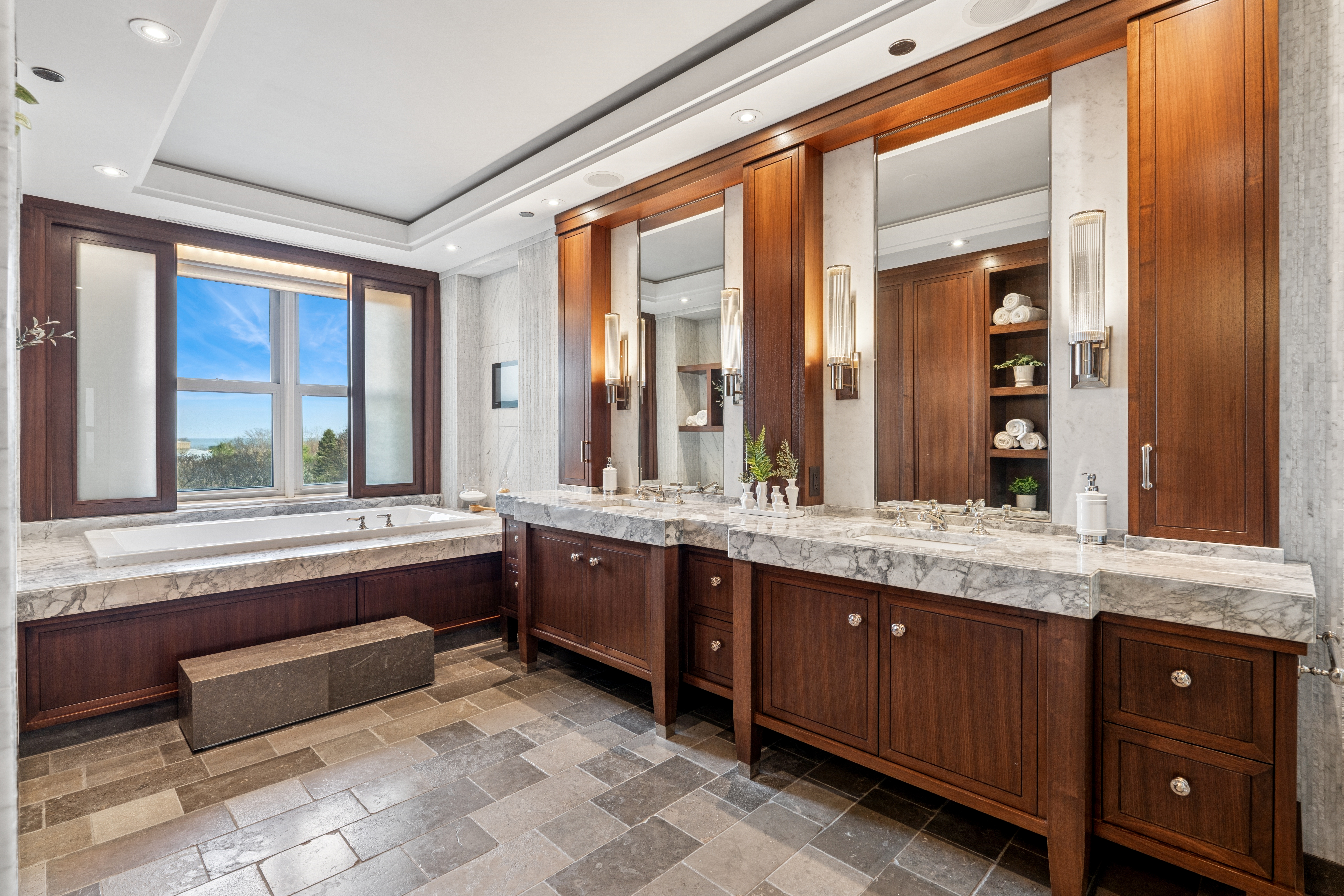 2120 N Lincoln Park West Unit# 5-6