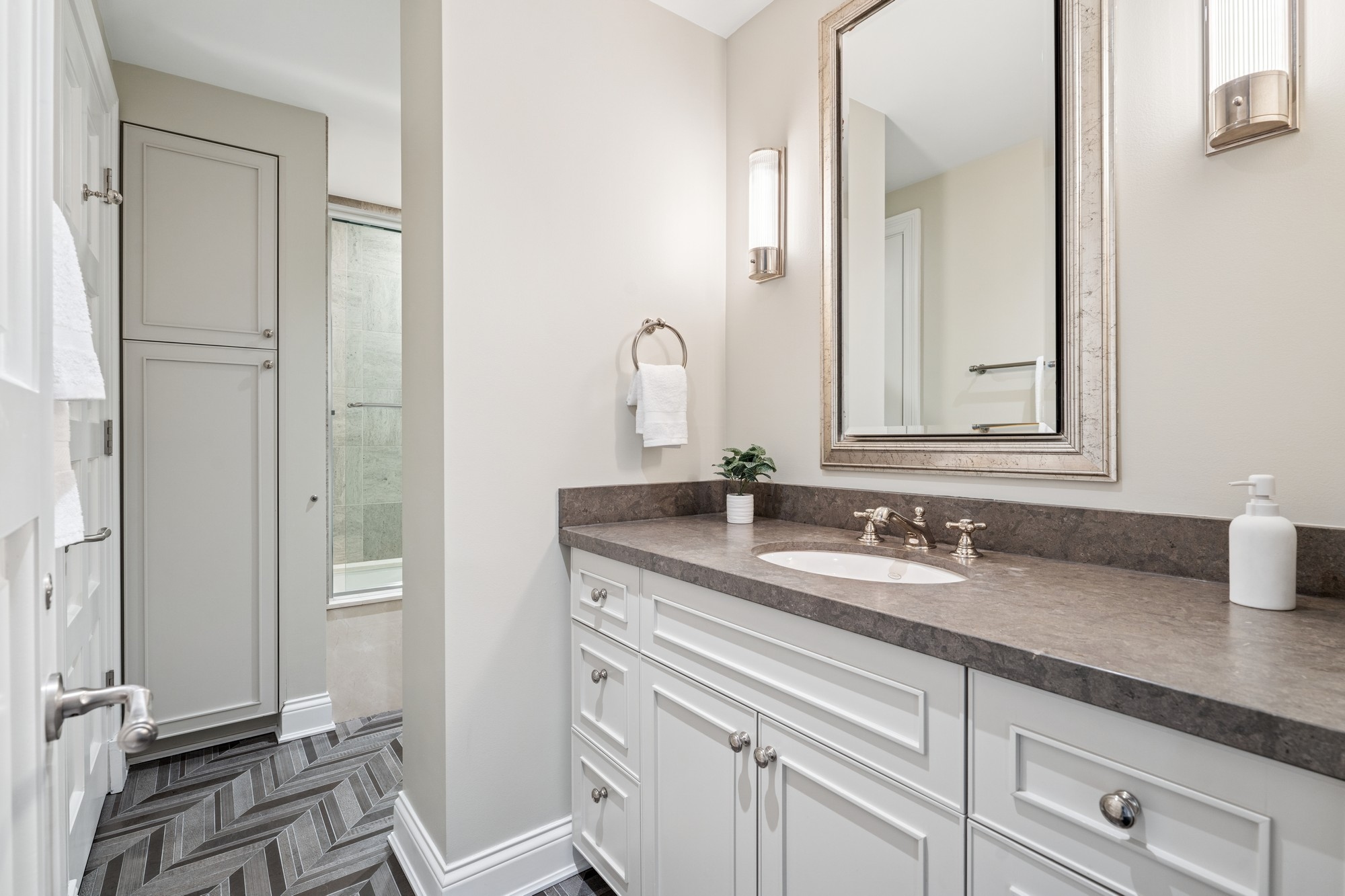 2120 N Lincoln Park West Unit# 5-6