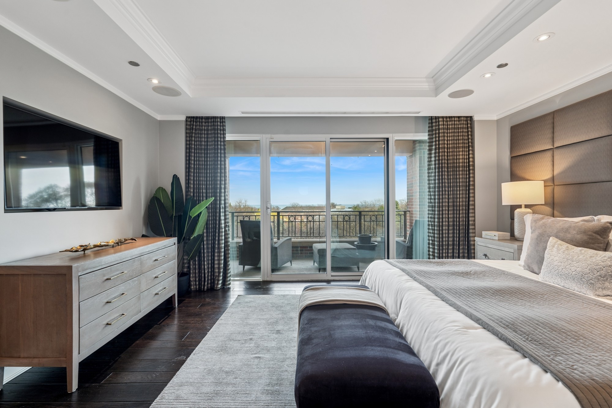 2120 N Lincoln Park West Unit# 5-6