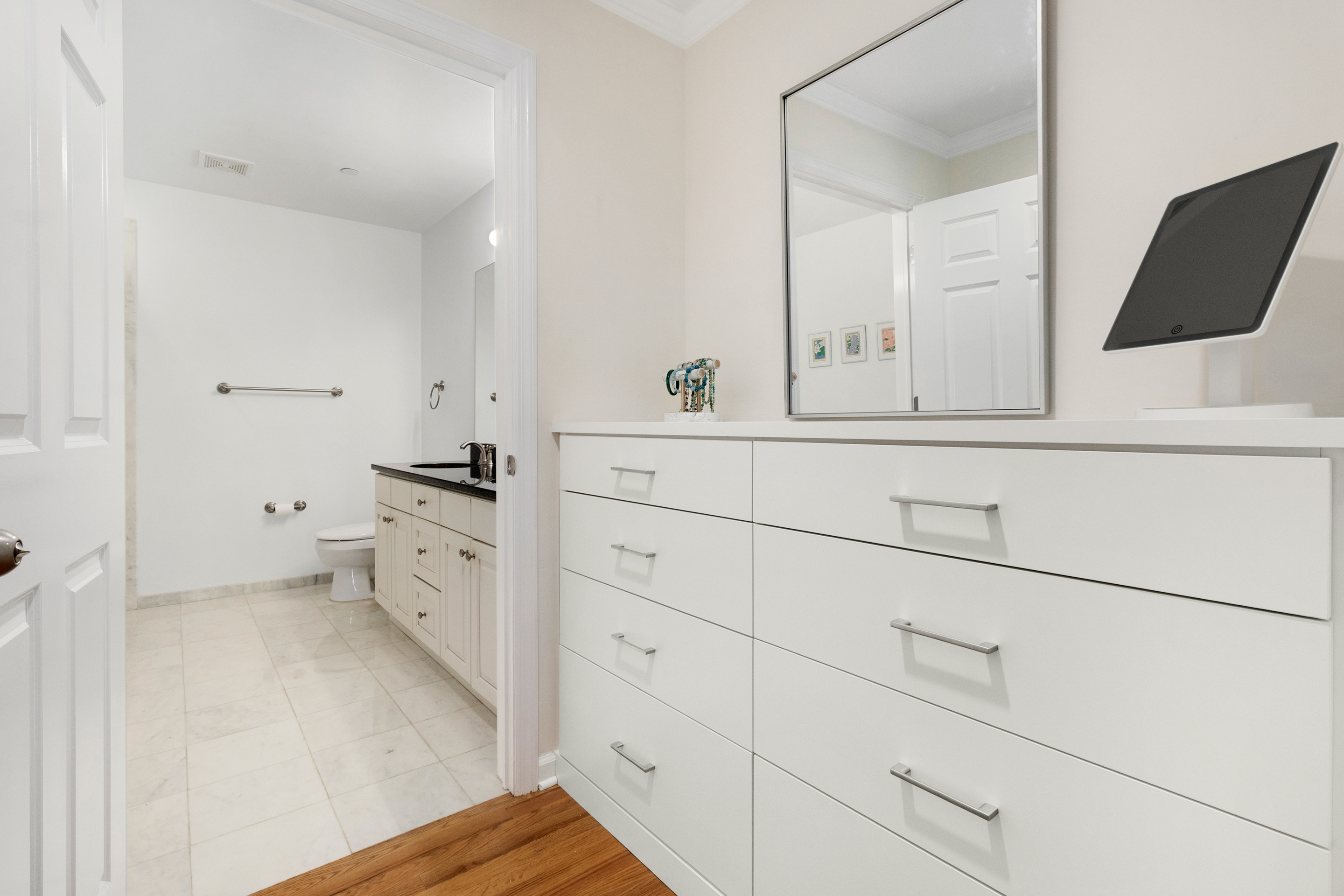 51 Forest Avenue, 67