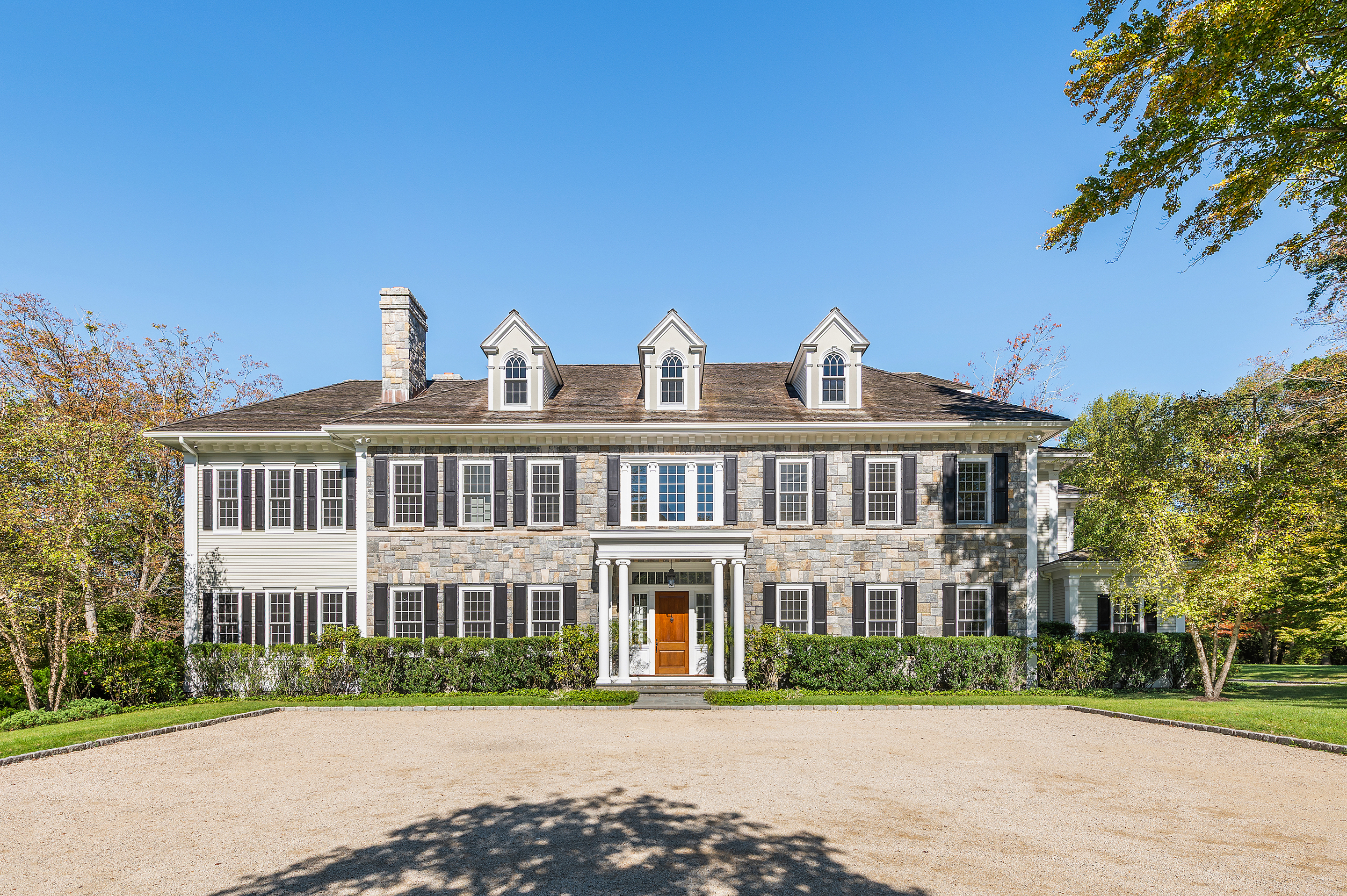 895 Lake Avenue