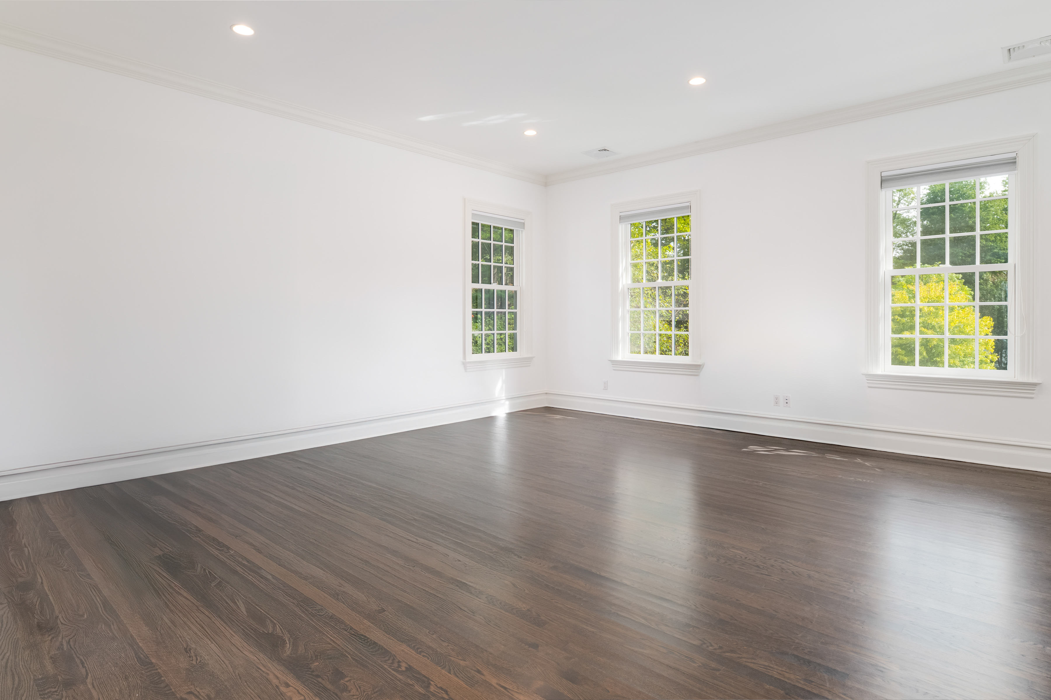 895 Lake Avenue