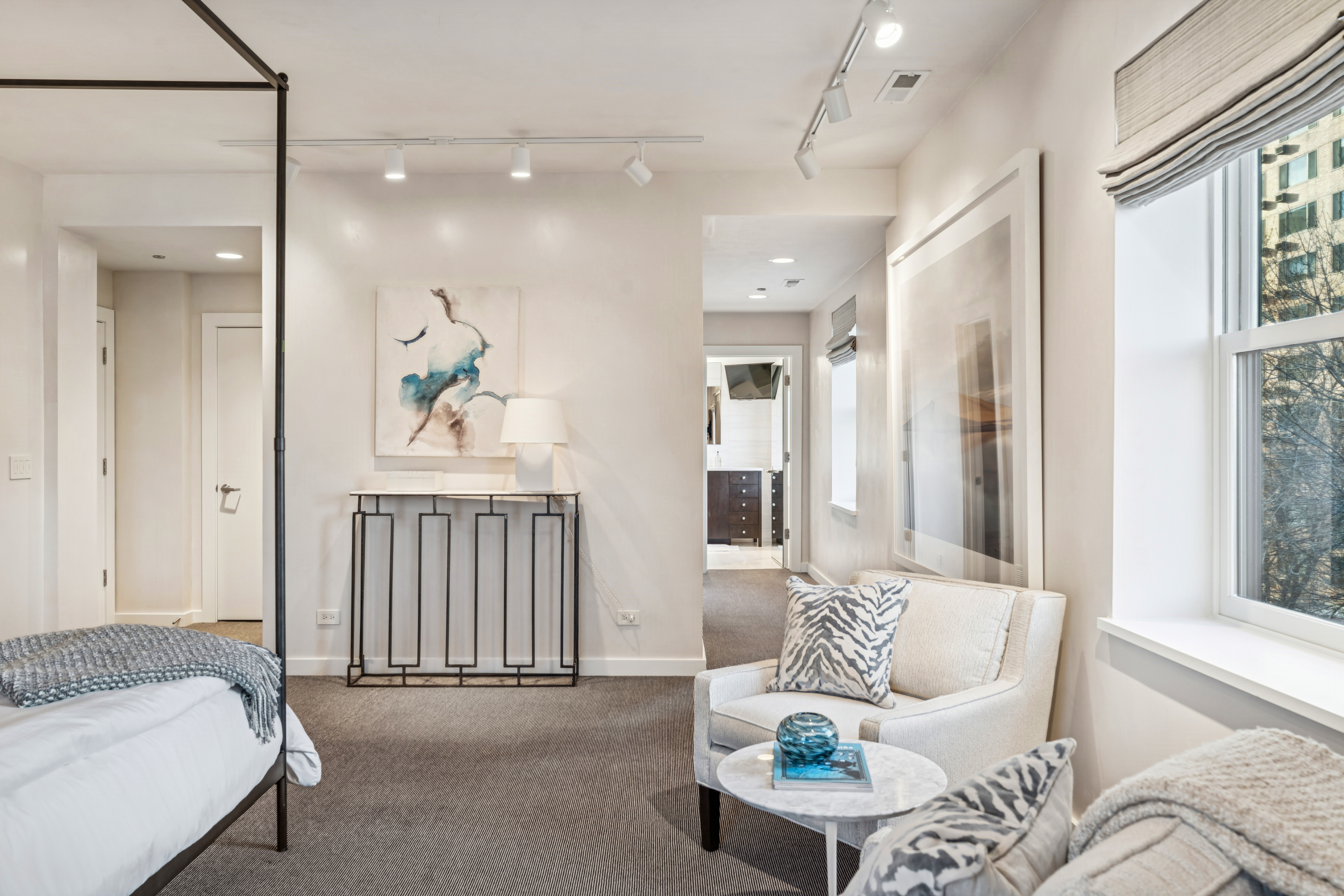 3030 N Lake Shore Drive Unit# PH401