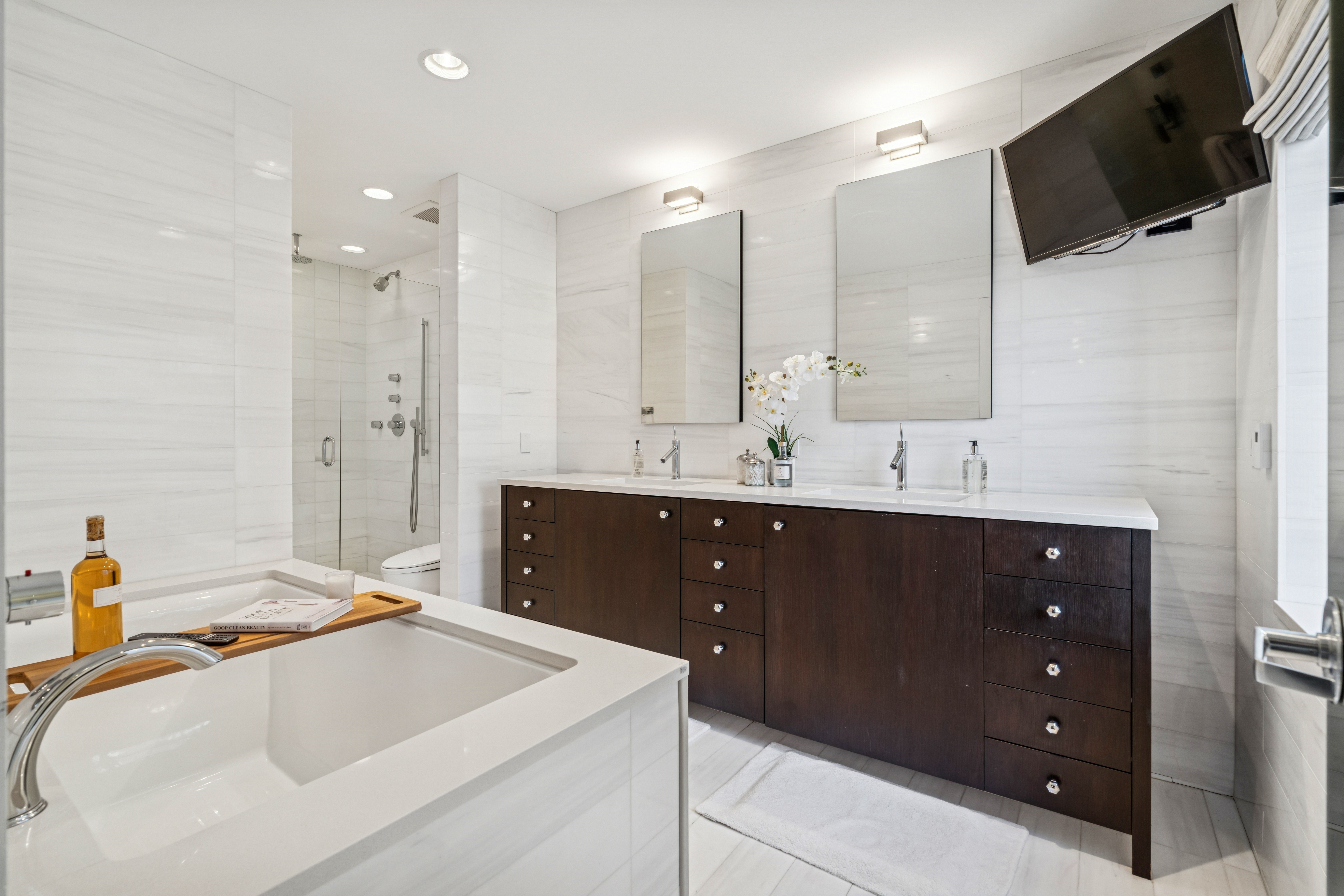 3030 N Lake Shore Drive Unit# PH401