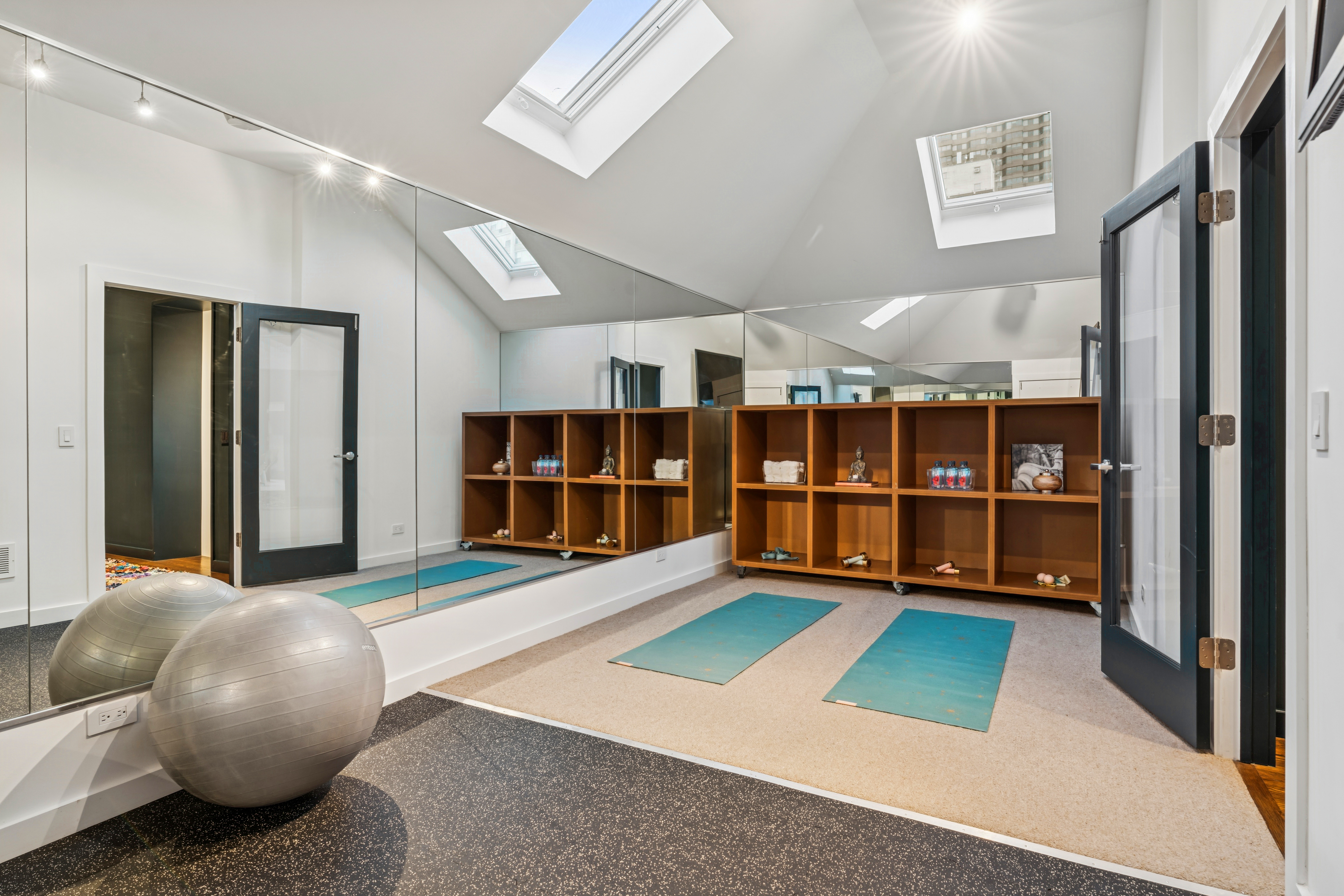 3030 N Lake Shore Drive Unit# PH401