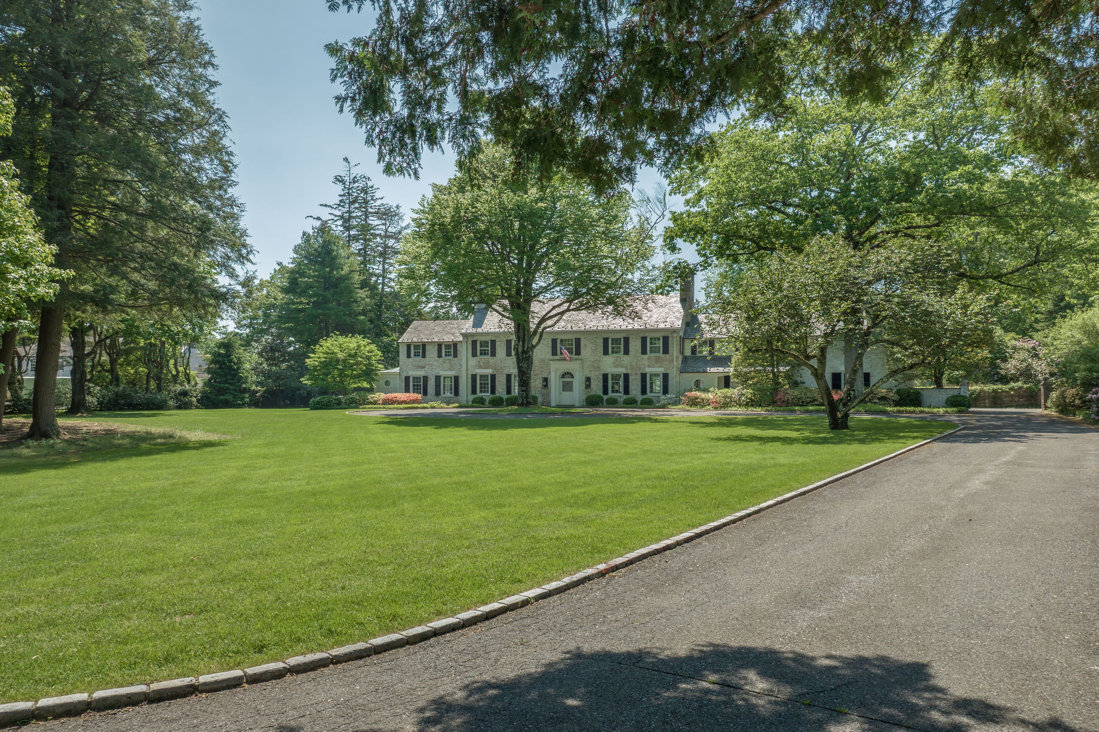 12 Woodside Road, Greenwich, CT