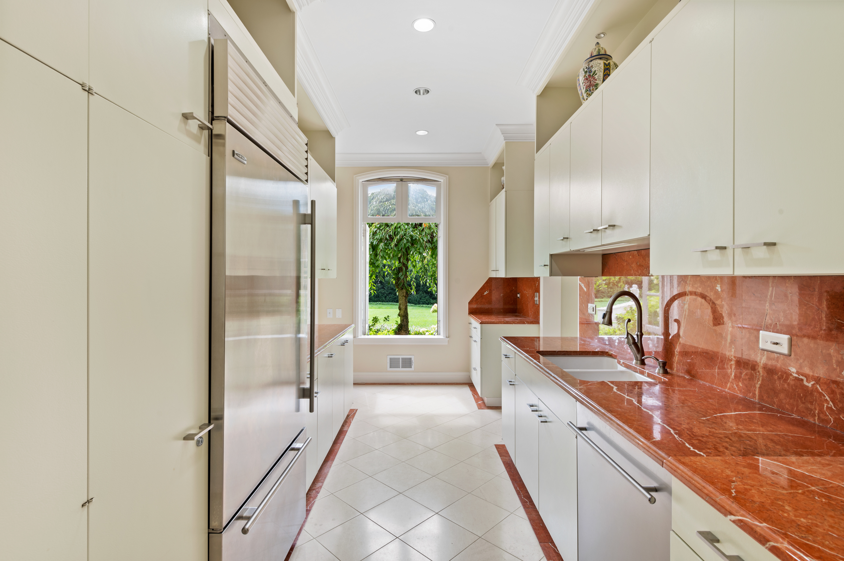 25 Field Point Circle, Greenwich, CT