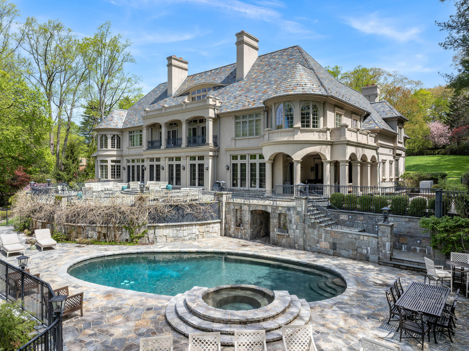 524 Lake Avenue, Greenwich, CT