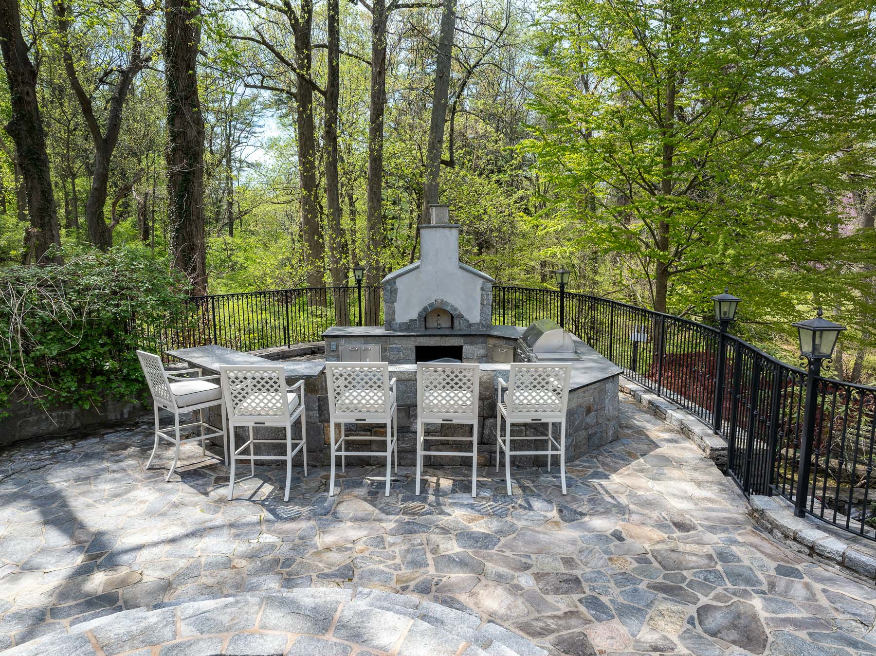 524 Lake Avenue, Greenwich, CT