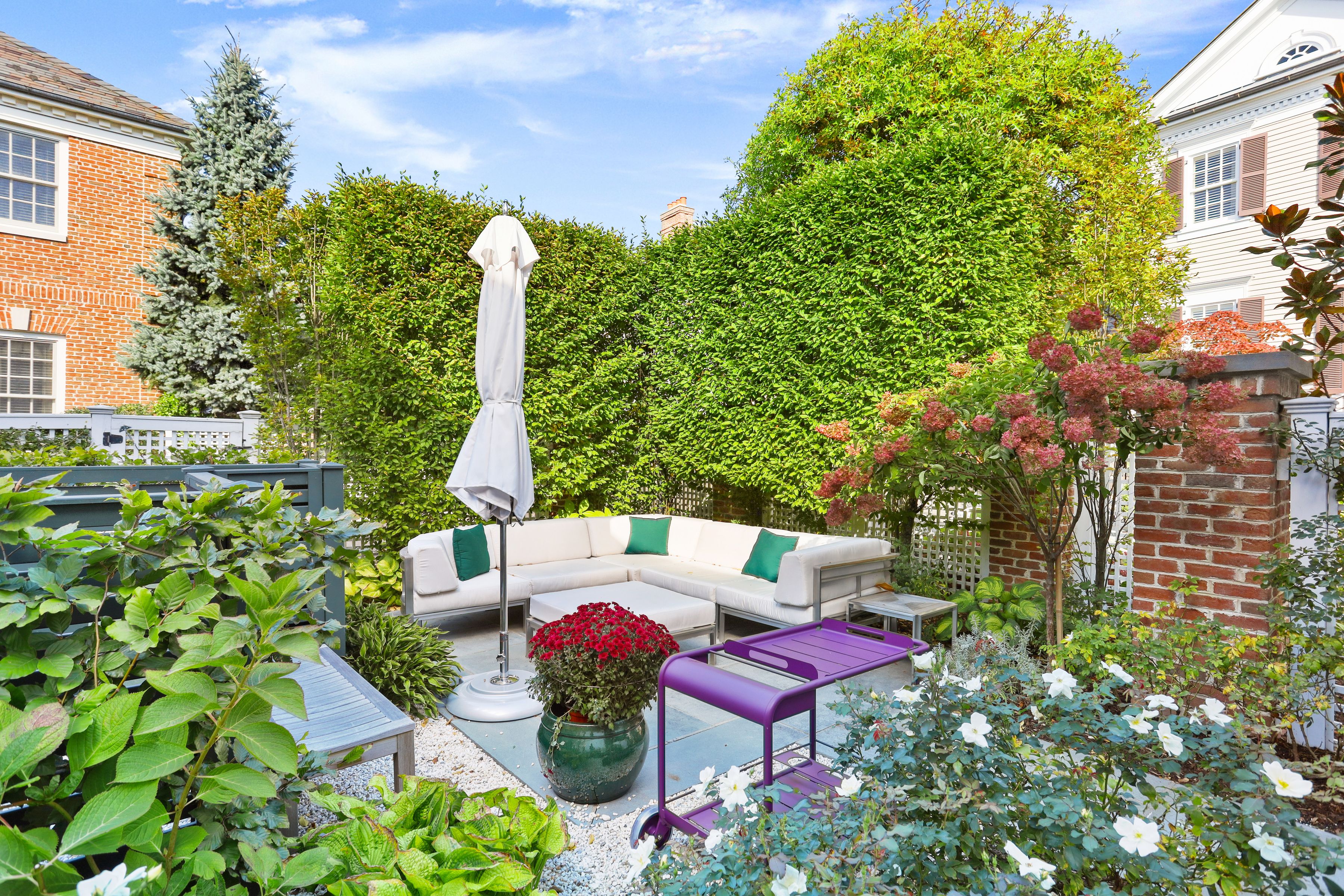 215 Milbank Avenue E