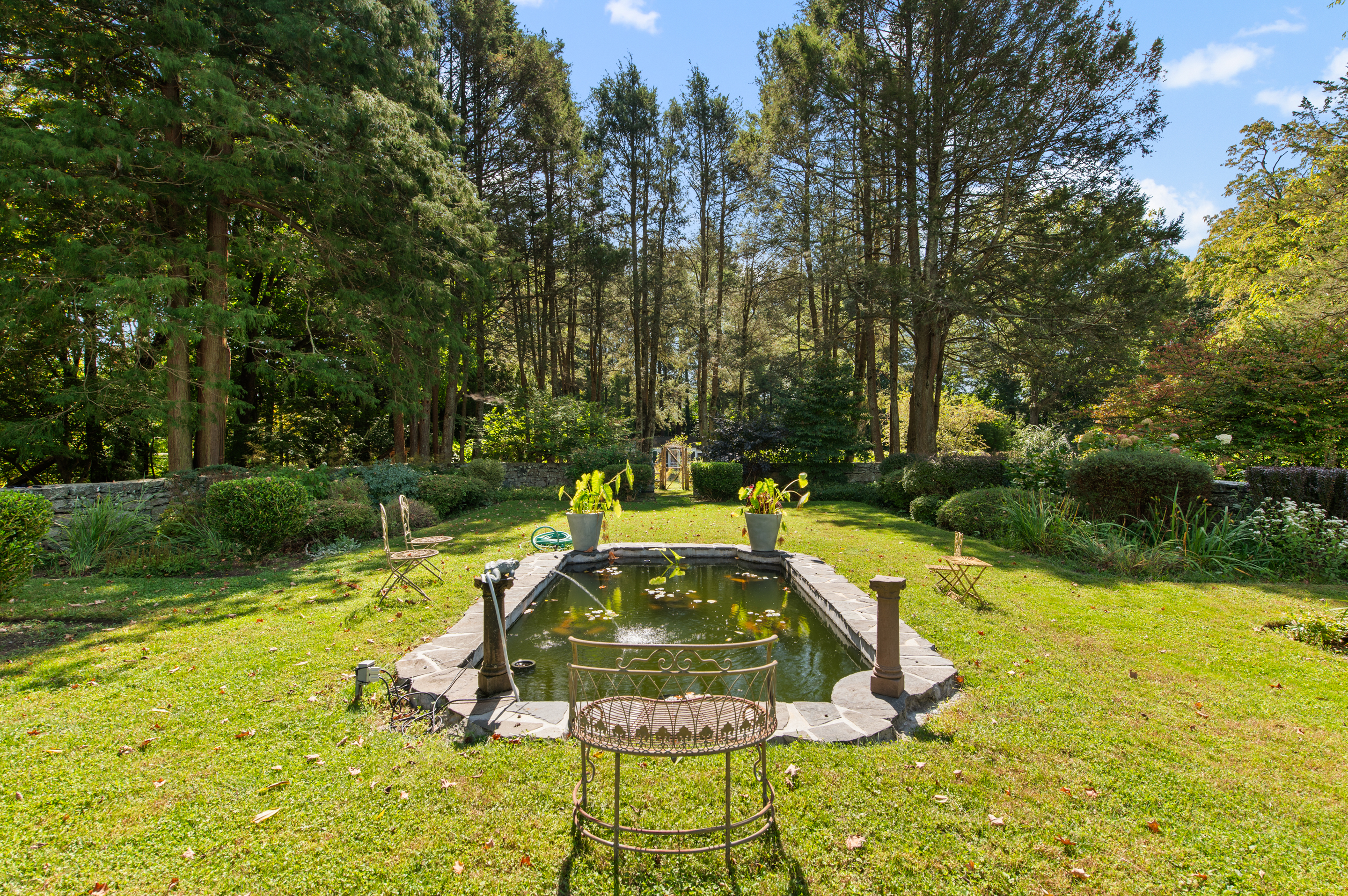 122 Round Hill Road, Greenwich, CT