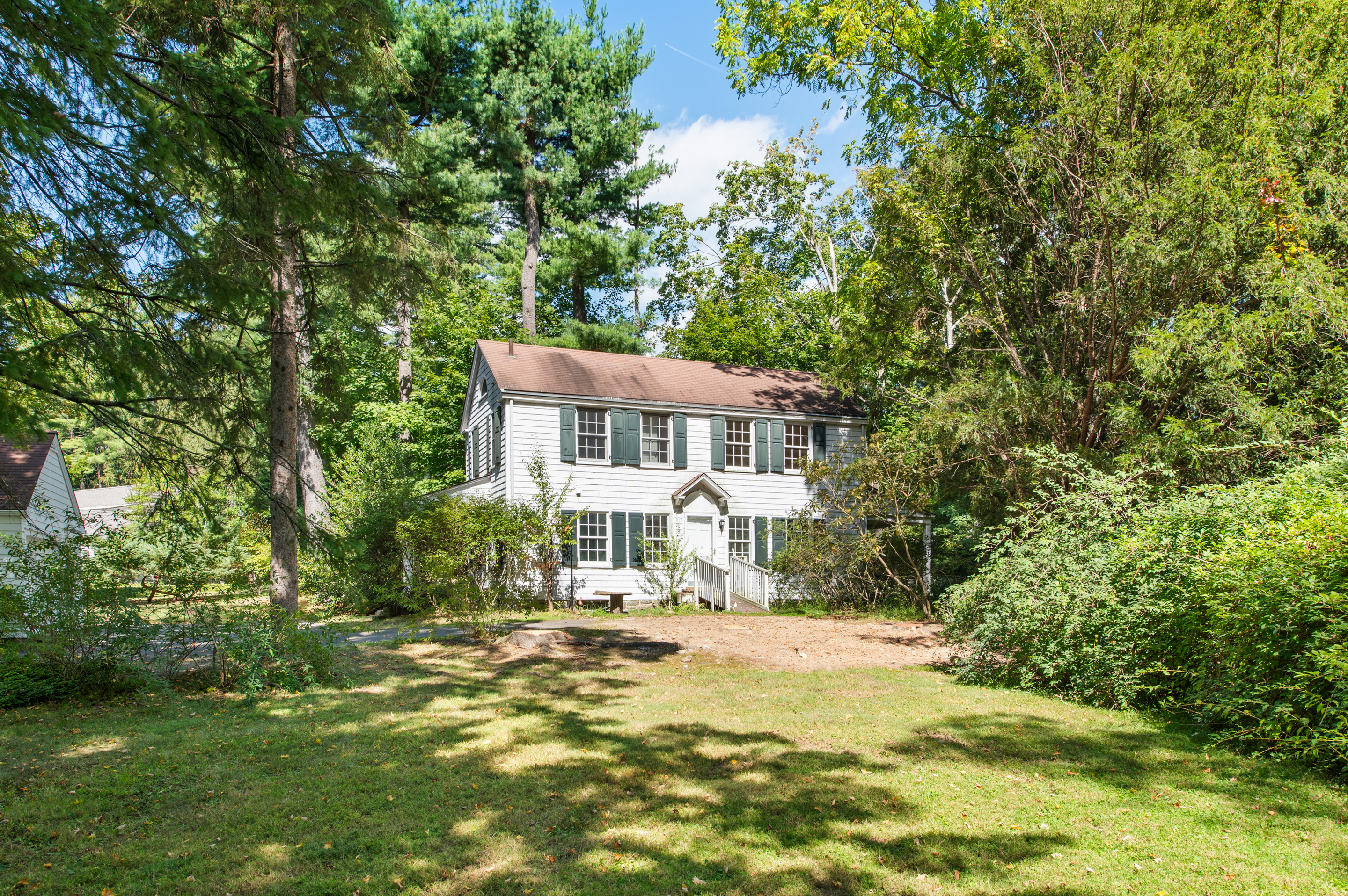 122 Round Hill Road, Greenwich, CT