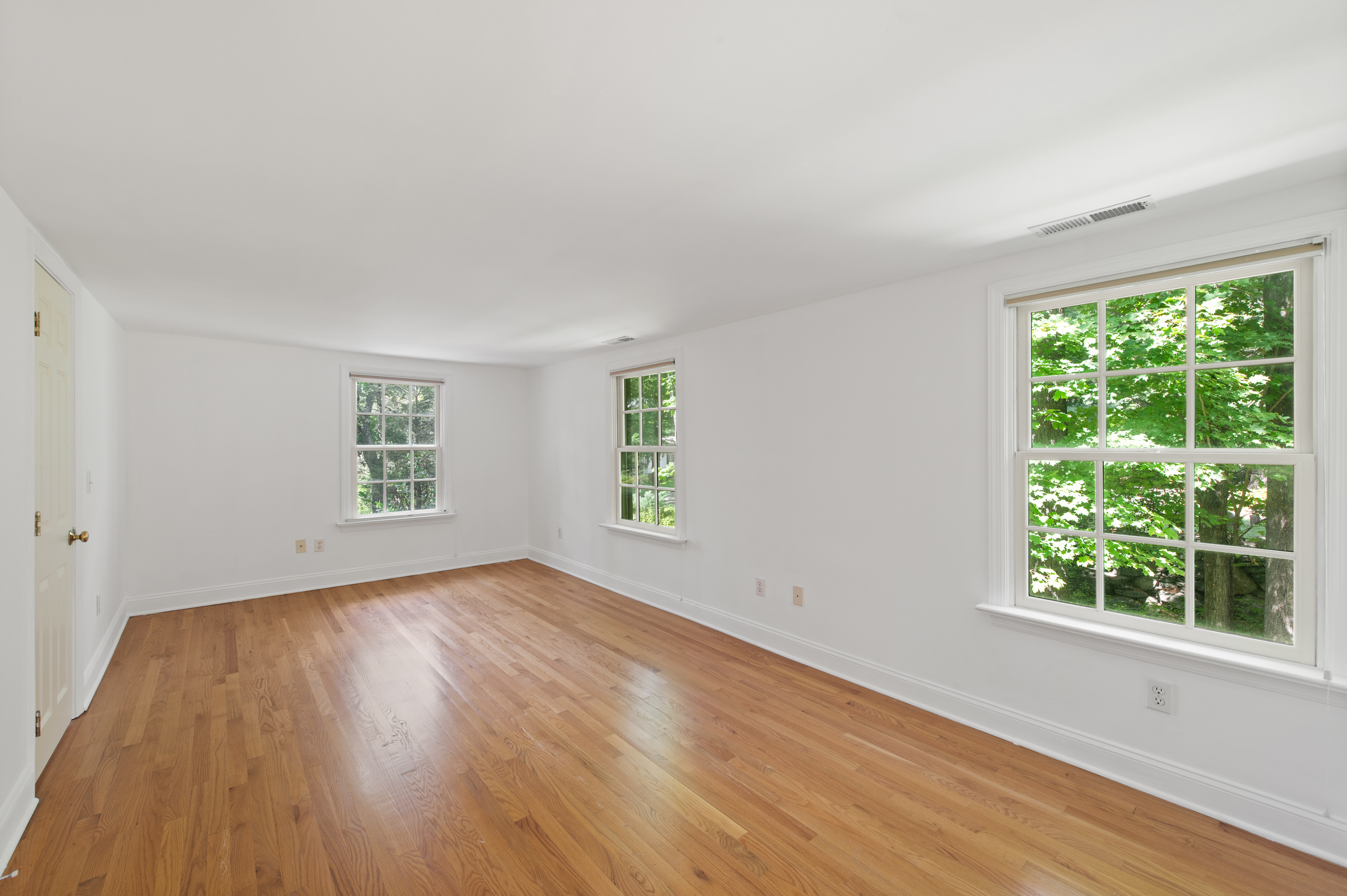 122 Round Hill Road