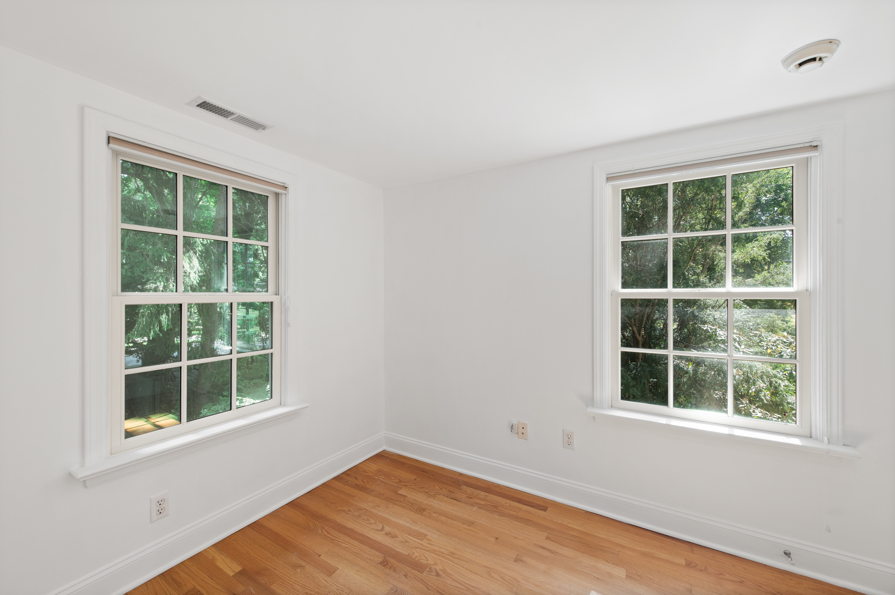122 Round Hill Road