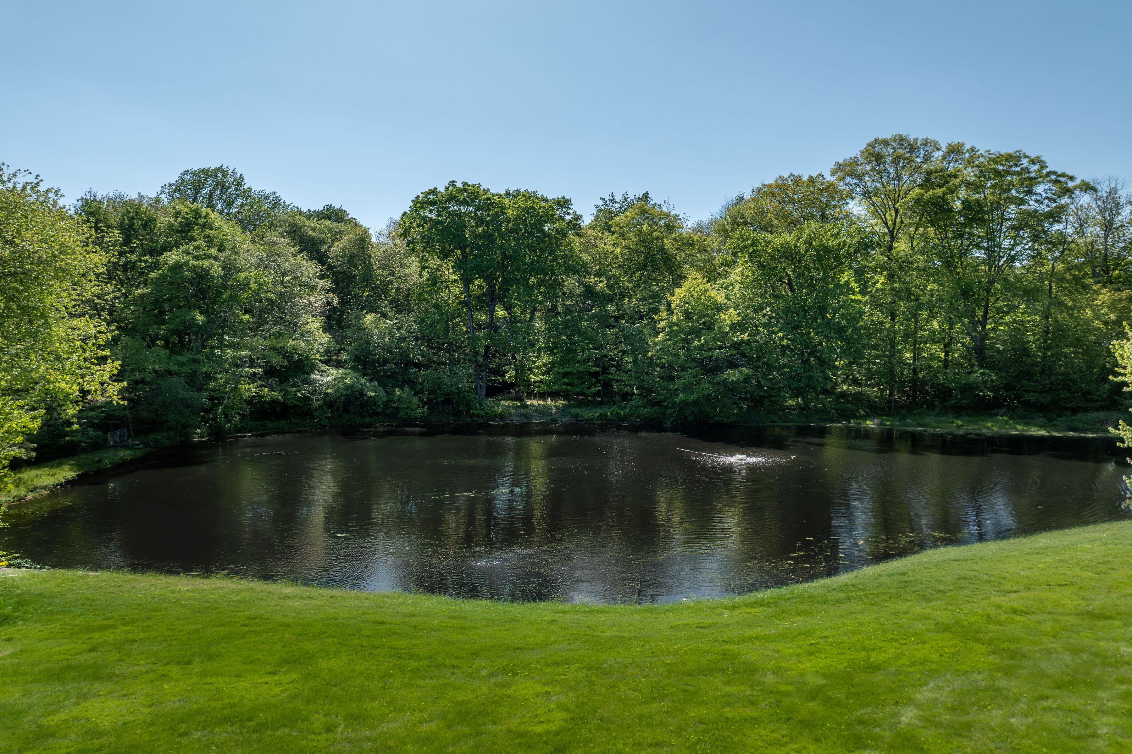 122 Round Hill Road