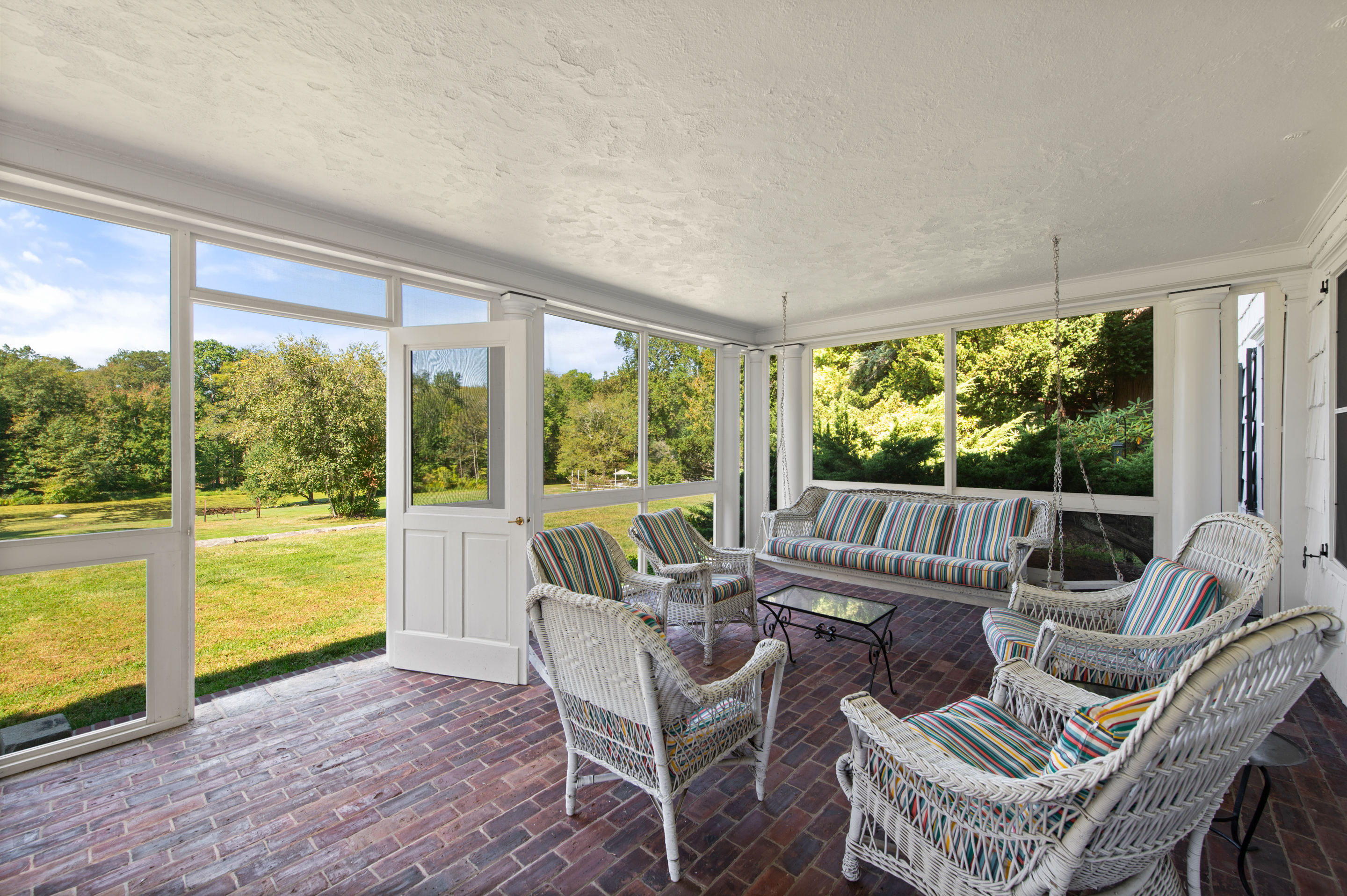 122 Round Hill Road