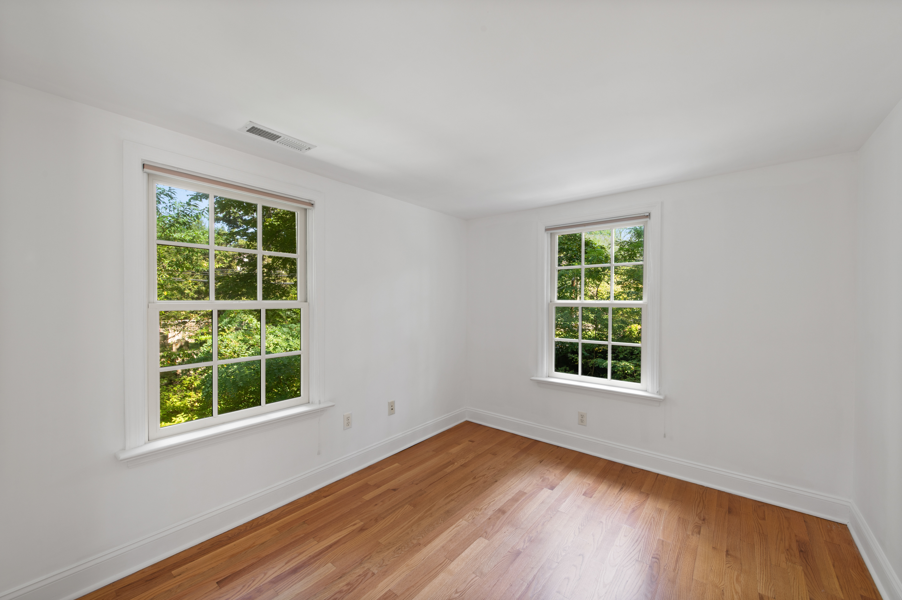 122 Round Hill Road