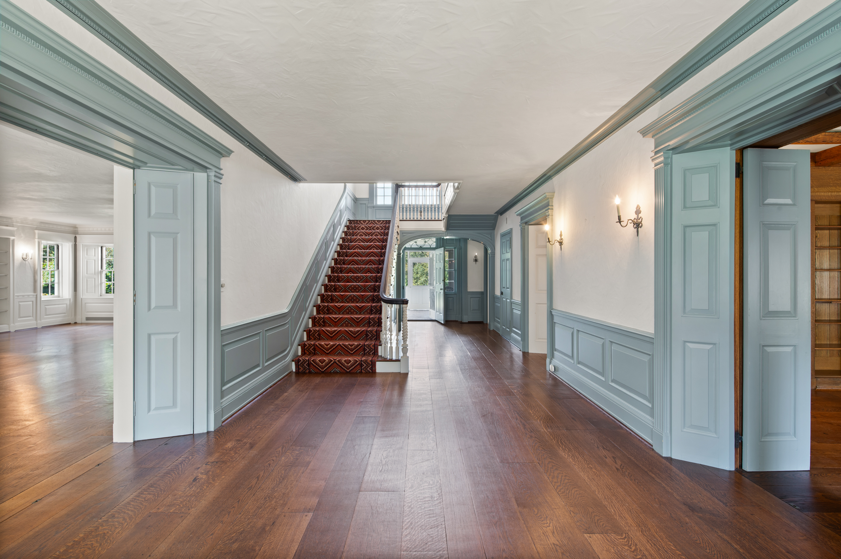 122 Round Hill Road