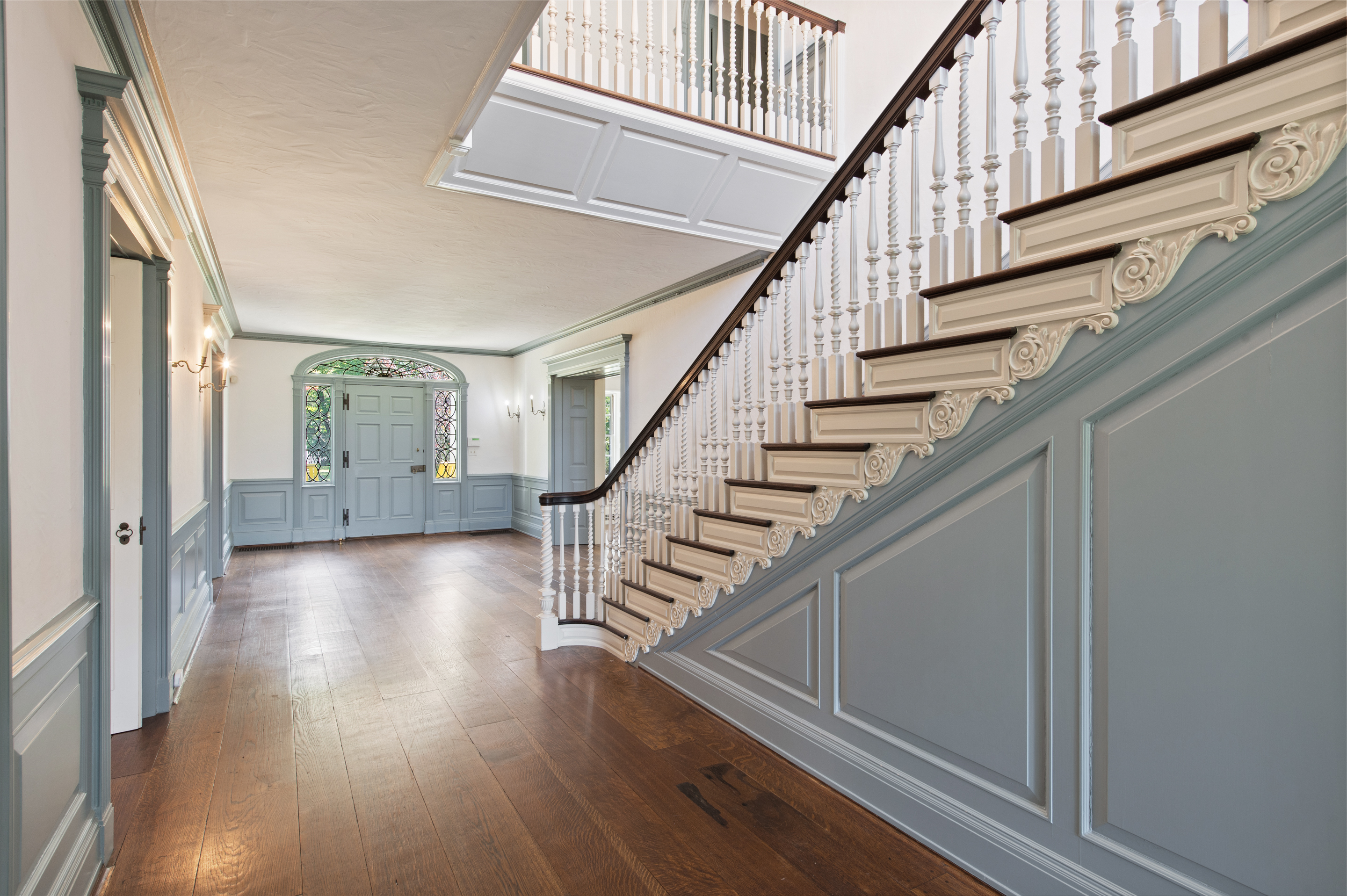 122 Round Hill Road