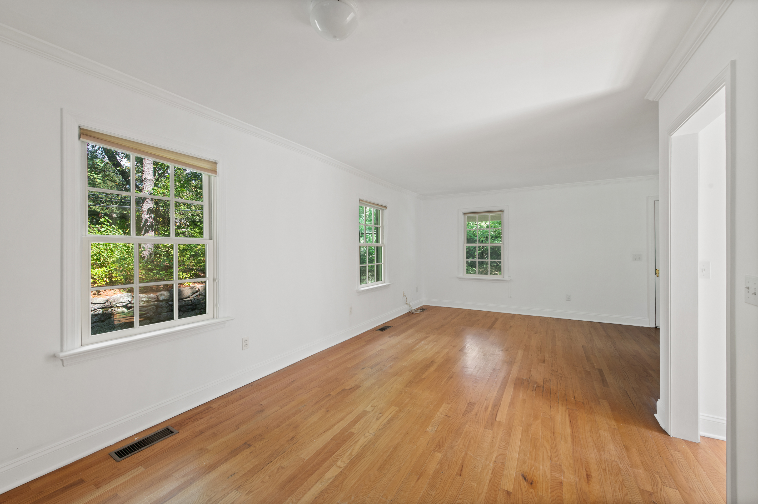 122 Round Hill Road