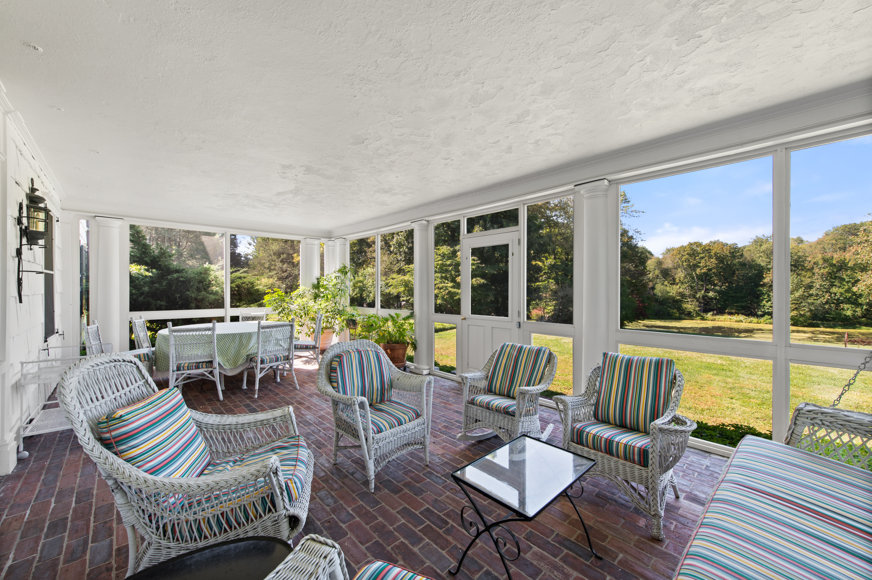 122 Round Hill Road