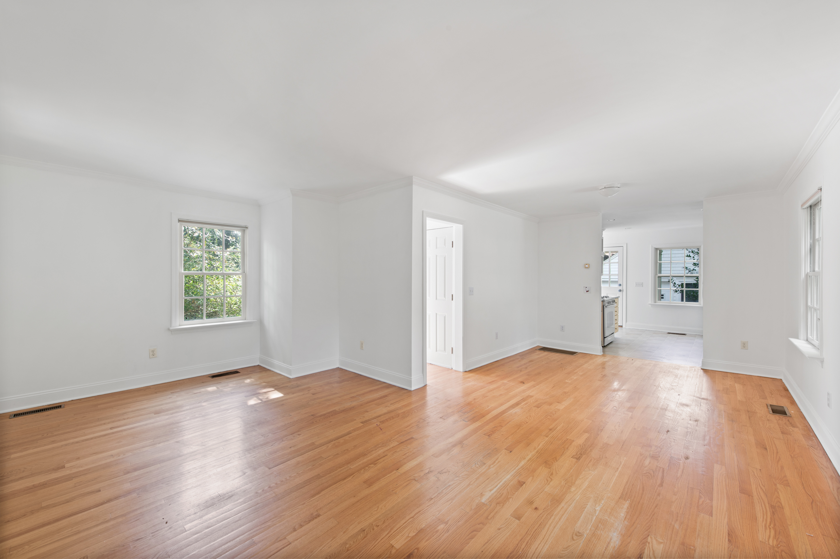 122 Round Hill Road