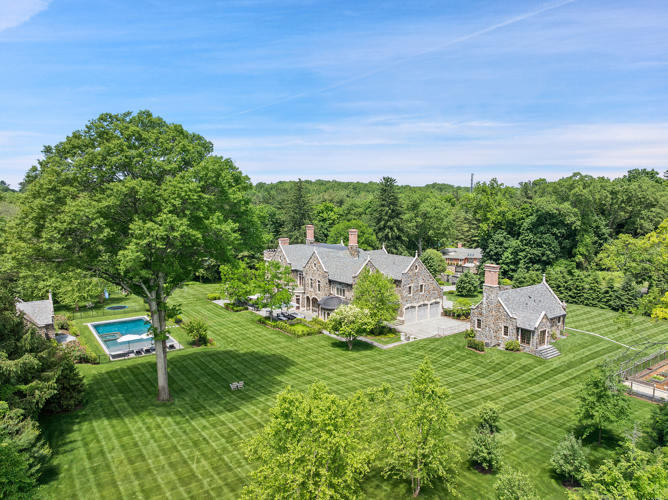 7 Loch Lane 