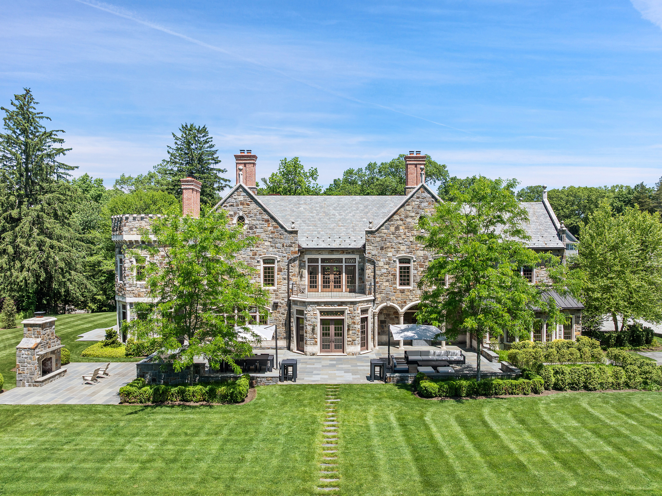 7 Loch Lane 
