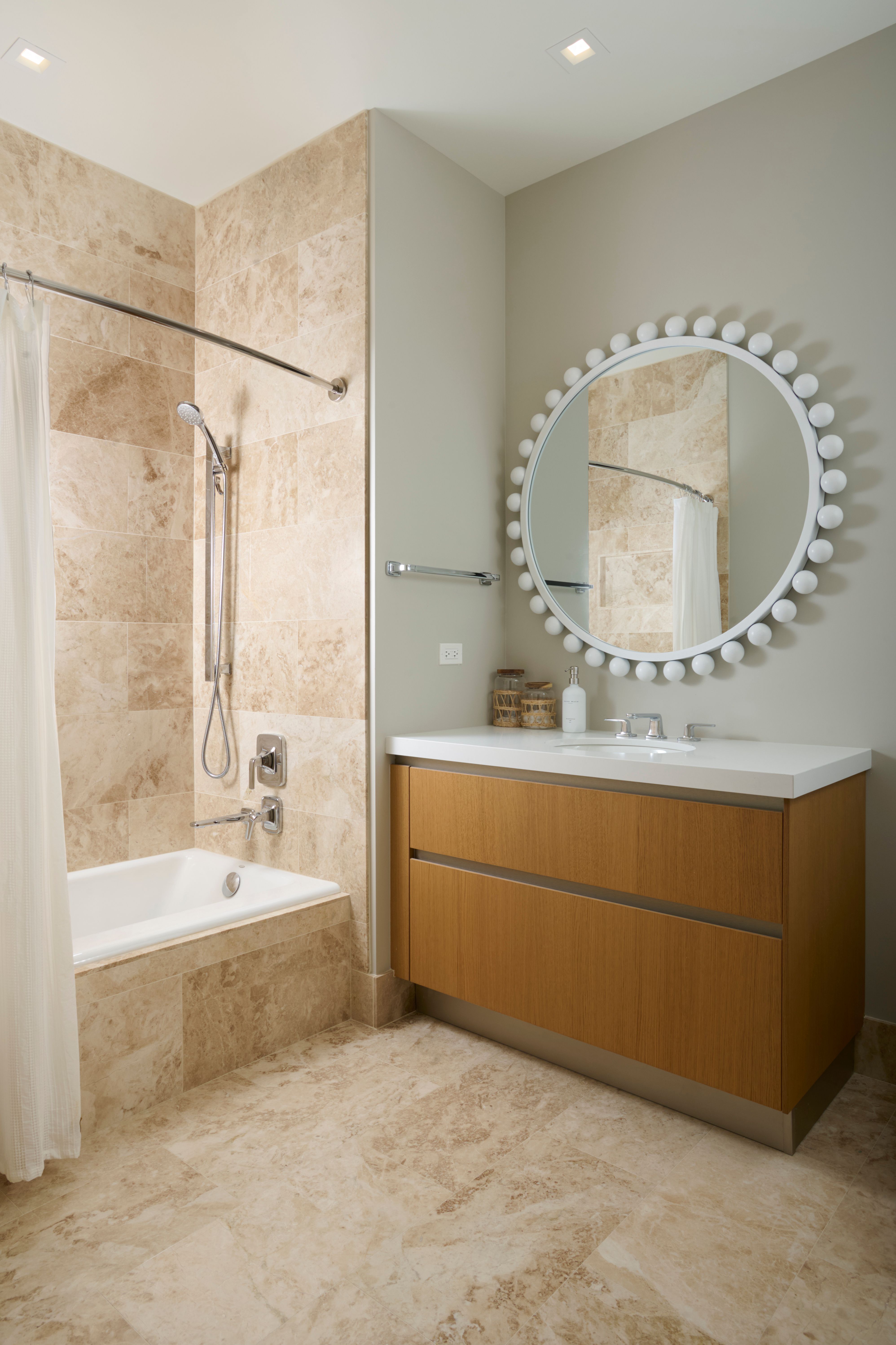363 E Wacker Drive Unit# 6106