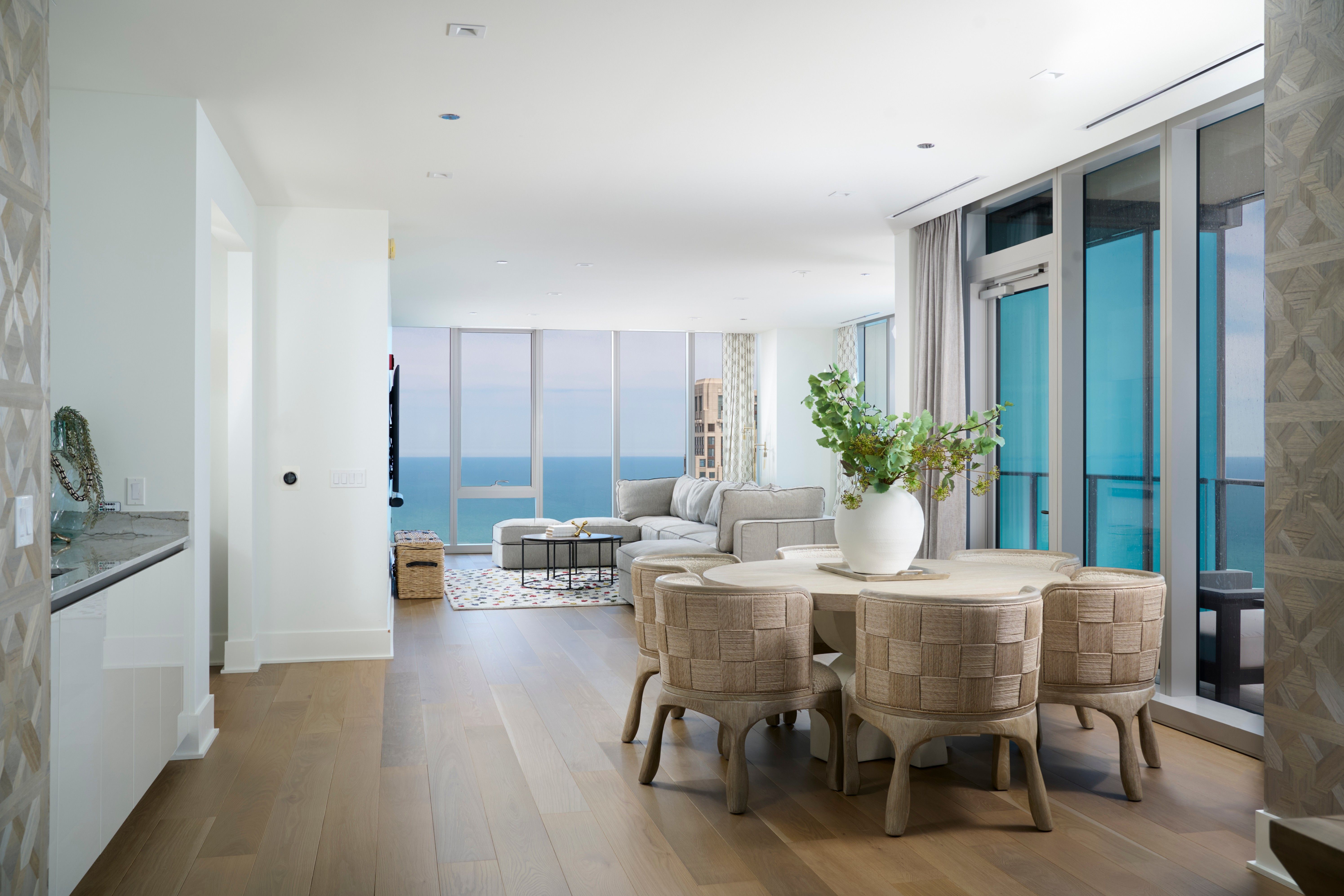363 E Wacker Drive Unit# 6106