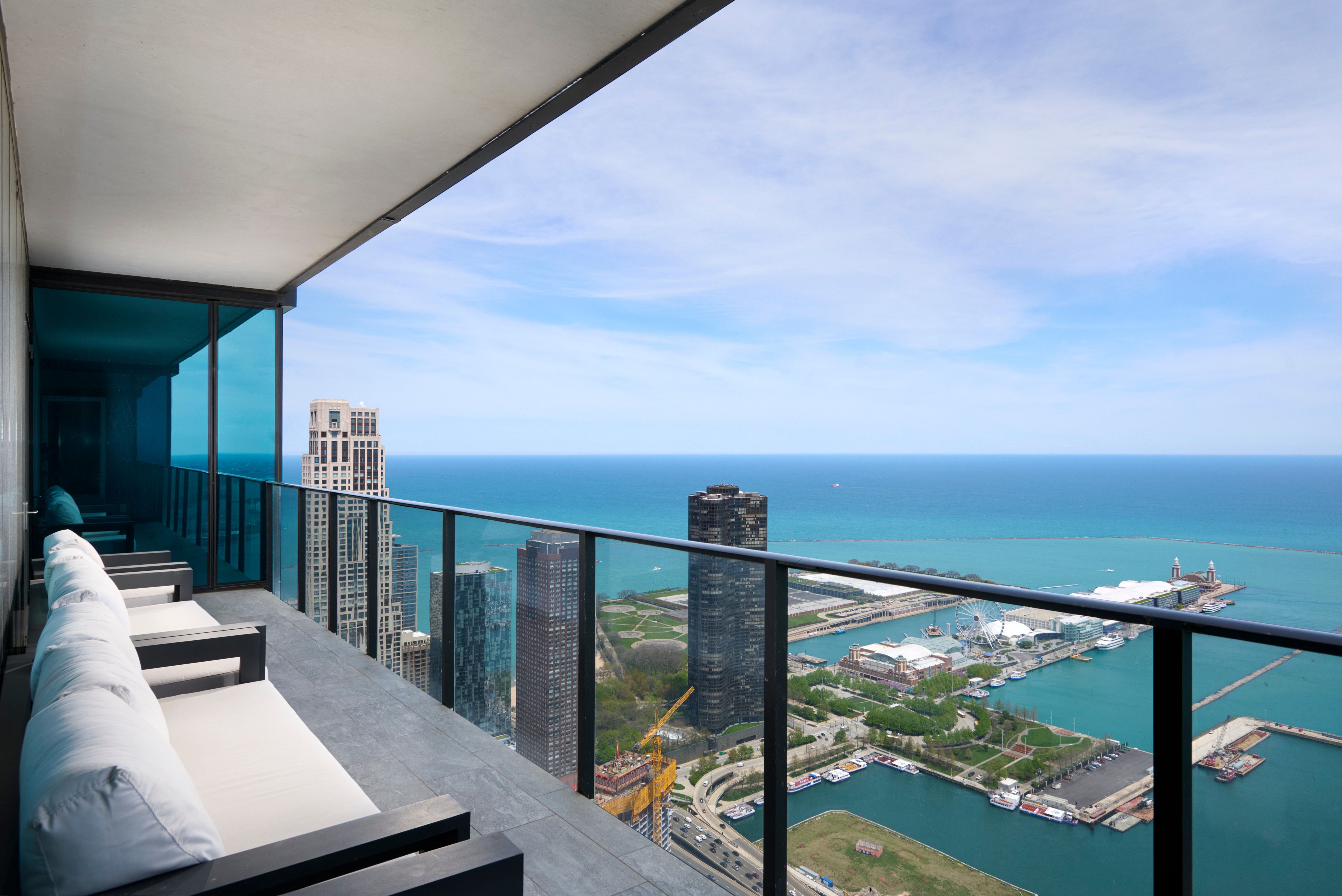 363 E Wacker Drive Unit# 6106