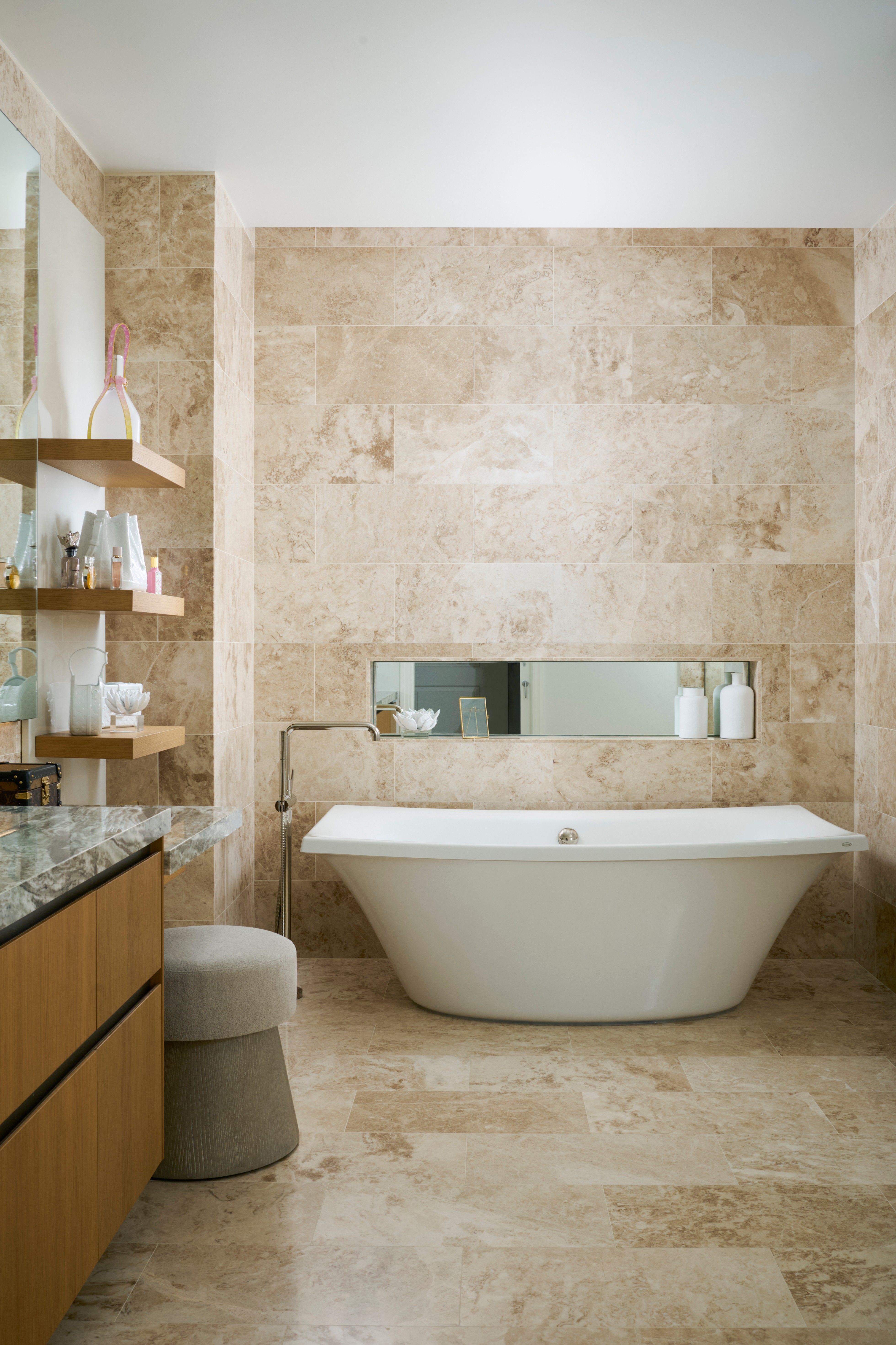 363 E Wacker Drive Unit# 6106