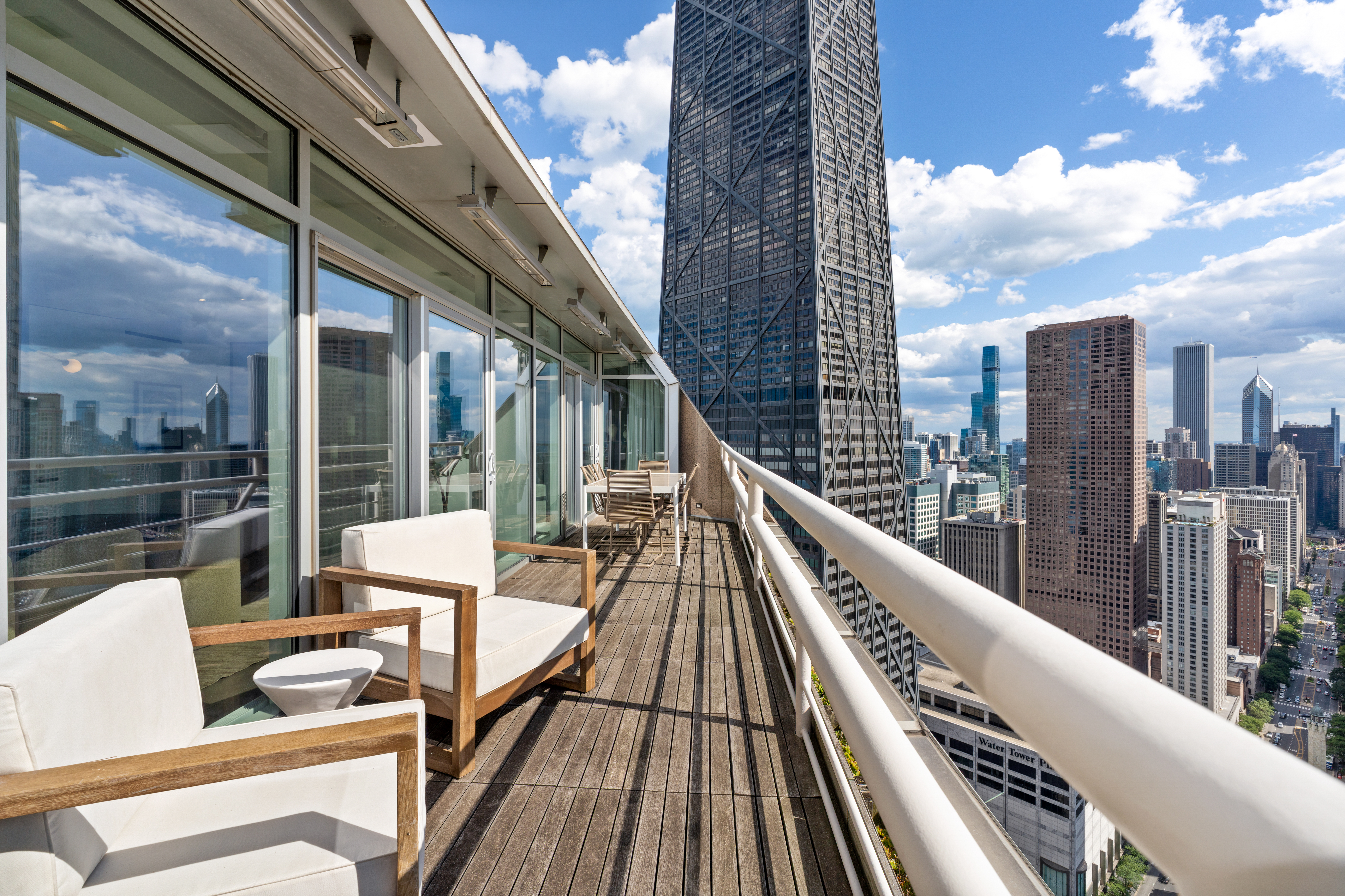 950 N Michigan Avenue Unit# 4605