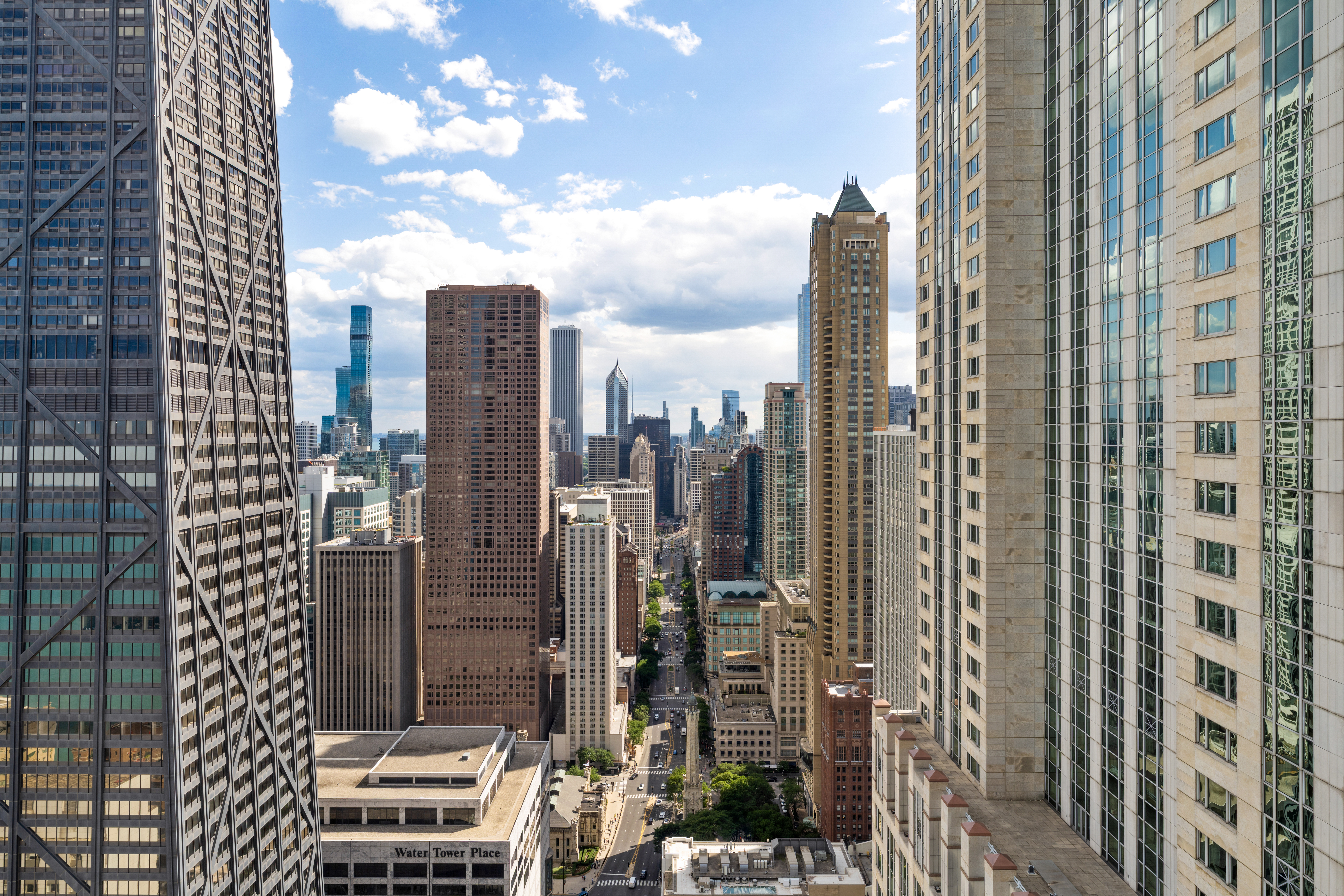 950 N Michigan Avenue Unit# 4605