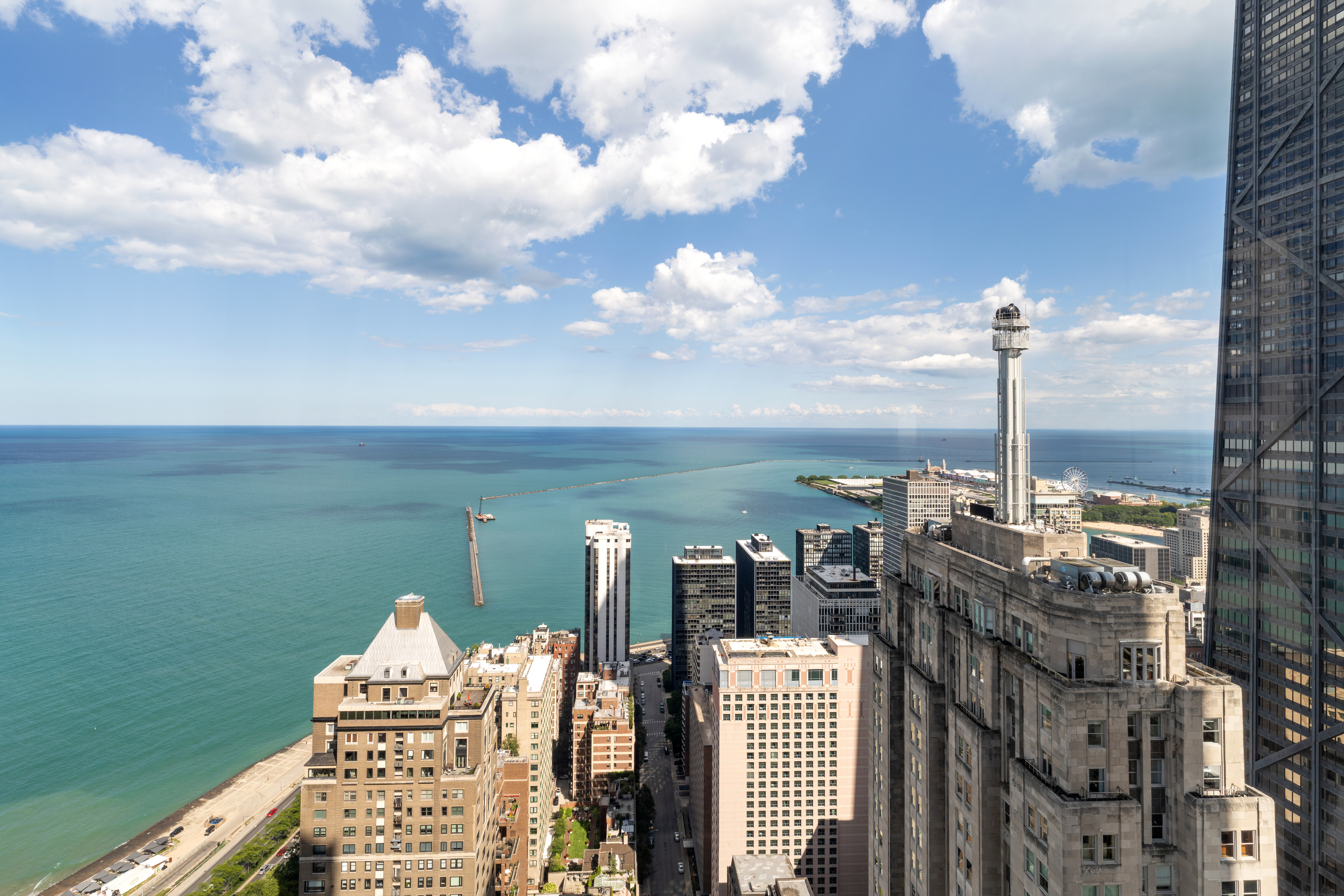 950 N Michigan Avenue Unit# 4605