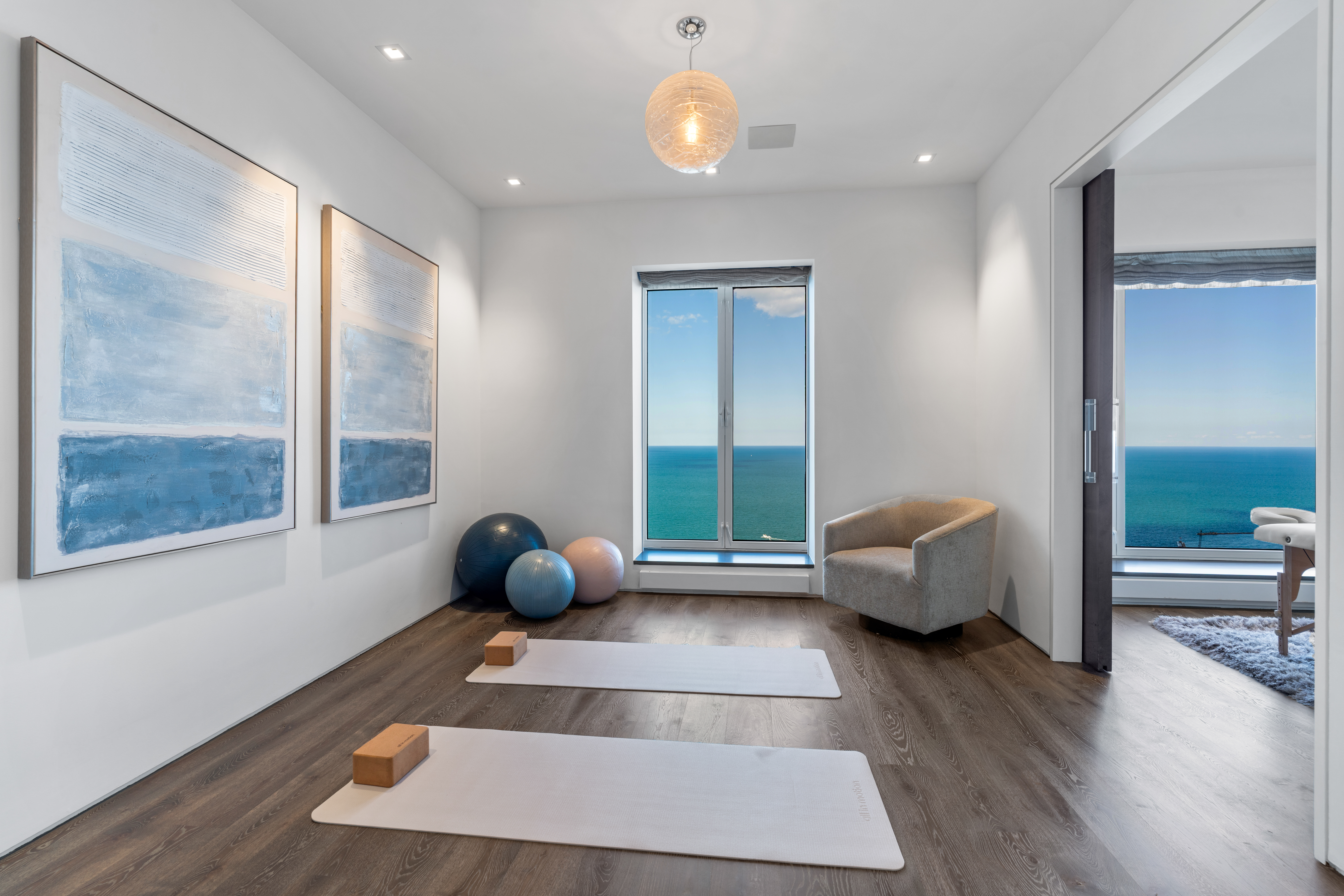 950 N Michigan Avenue Unit# 4605