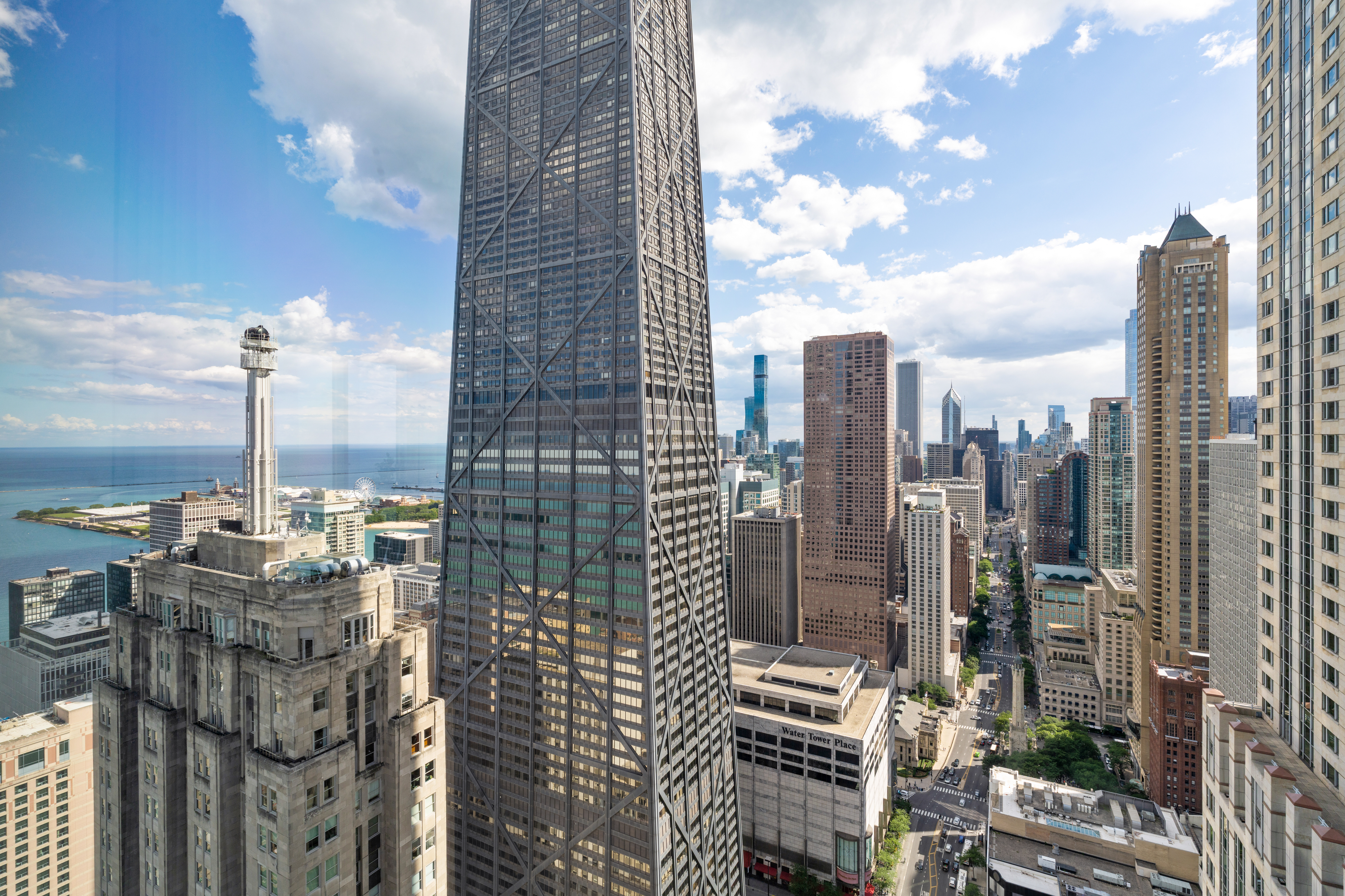 950 N Michigan Avenue Unit# 4605