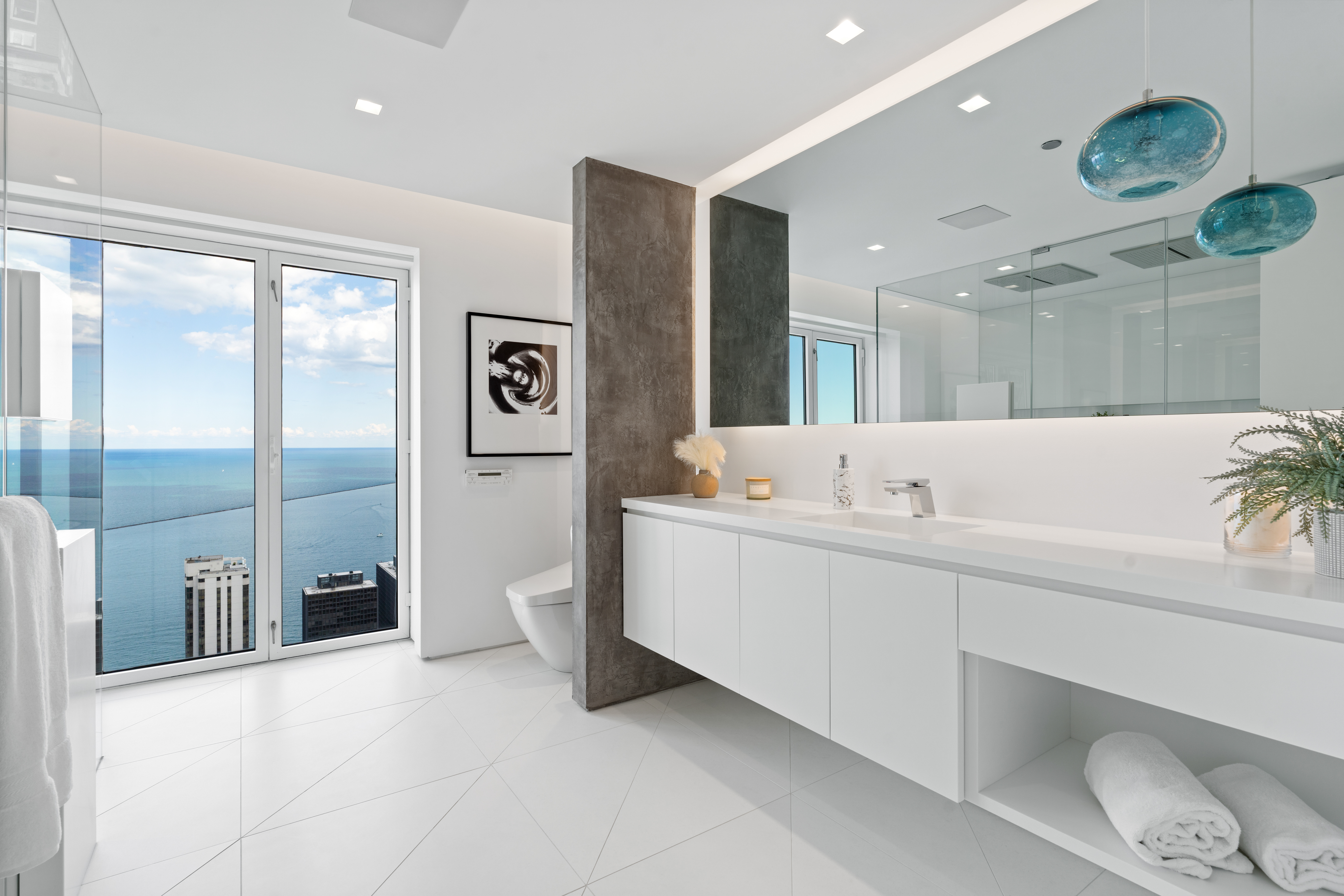 950 N Michigan Avenue Unit# 4605