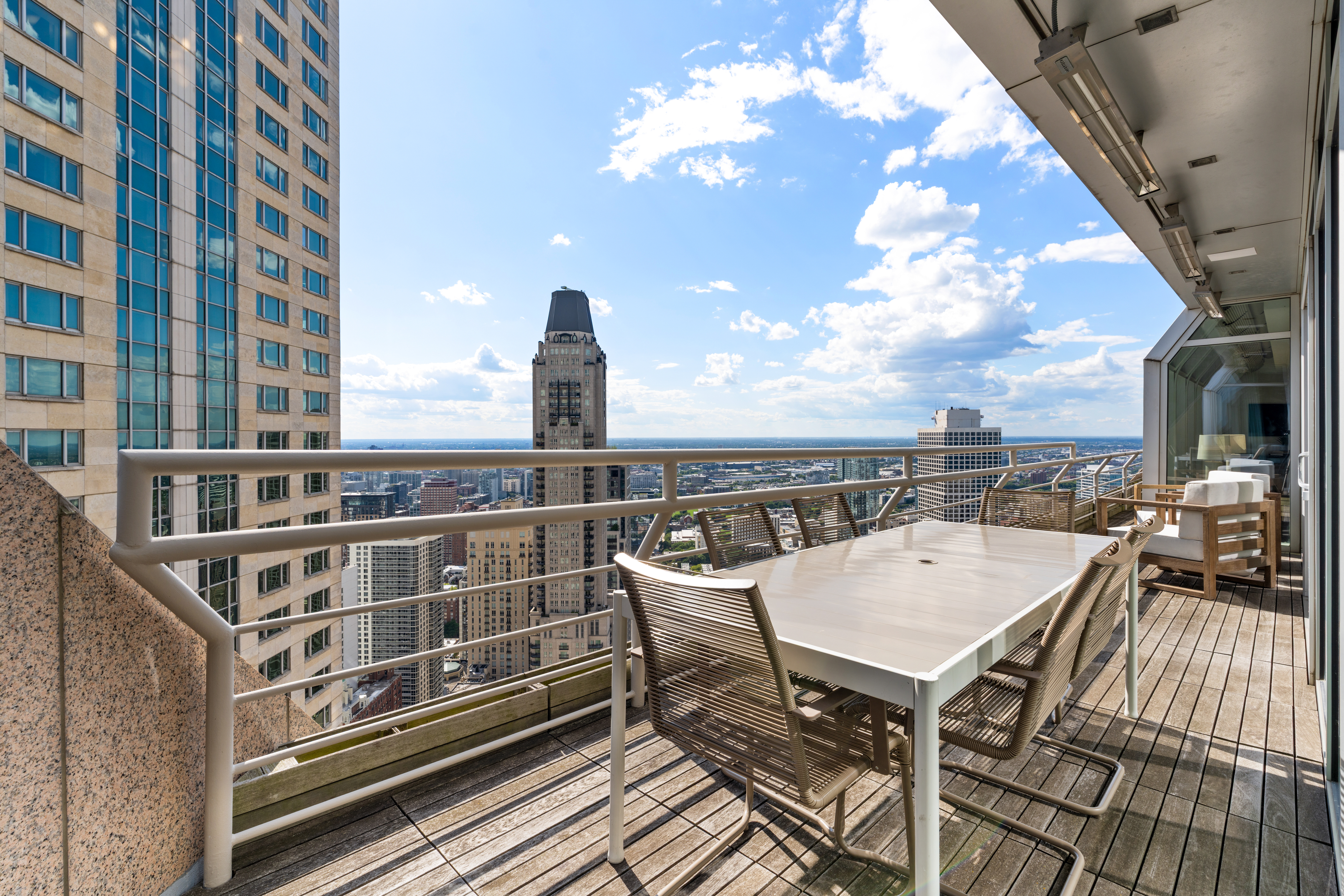 950 N Michigan Avenue Unit# 4605