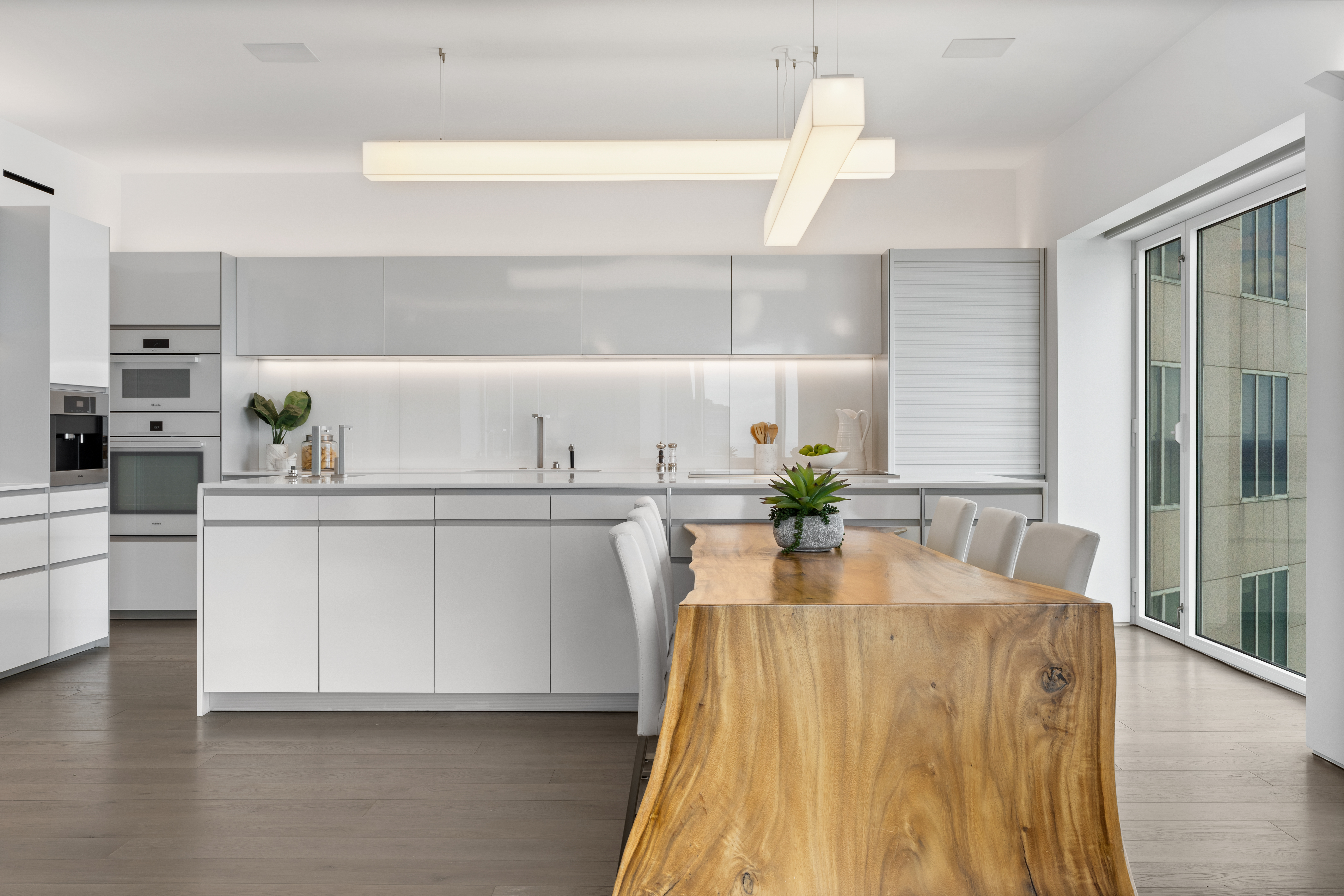 950 N Michigan Avenue Unit# 4605