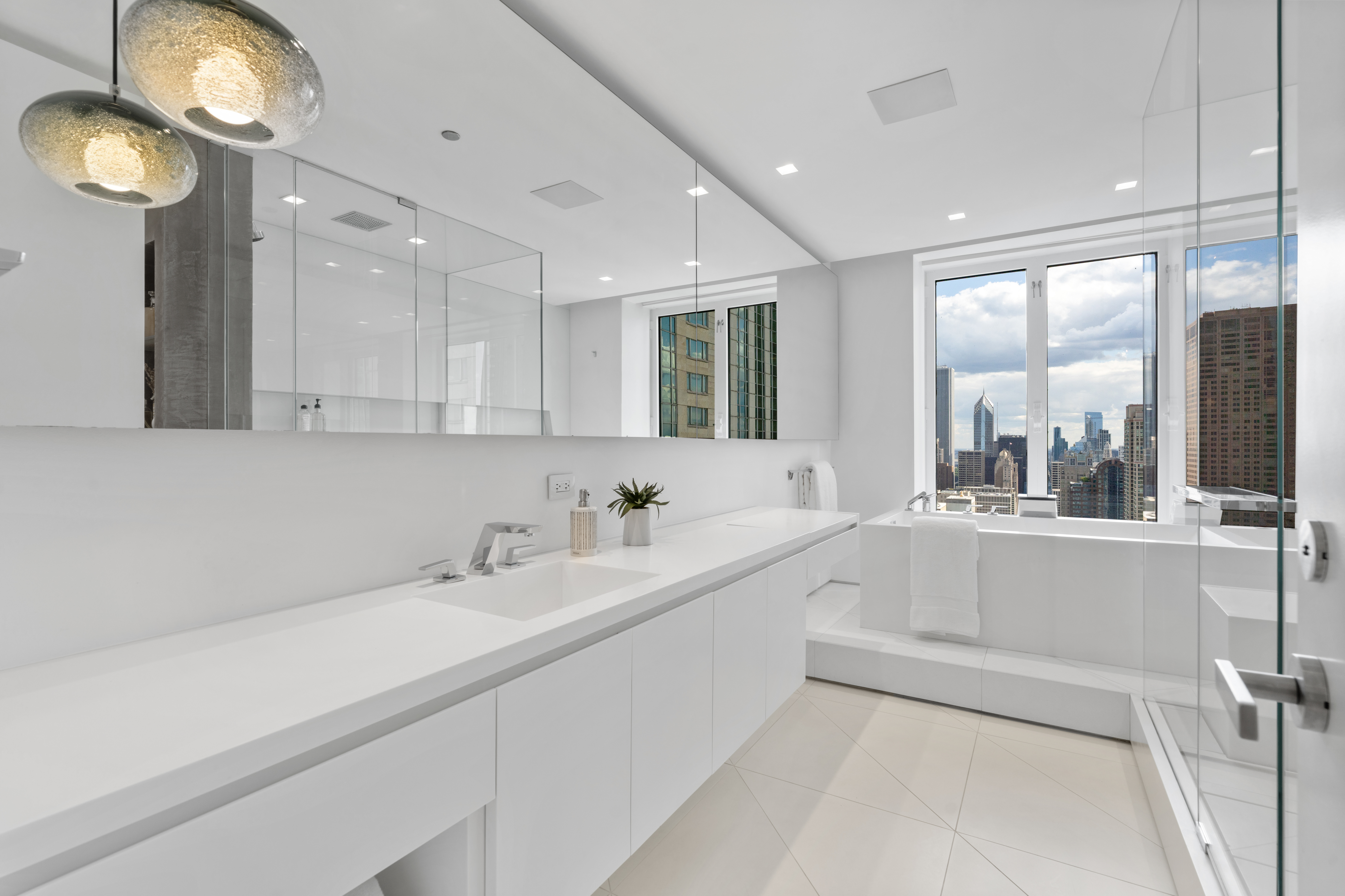 950 N Michigan Avenue Unit# 4605