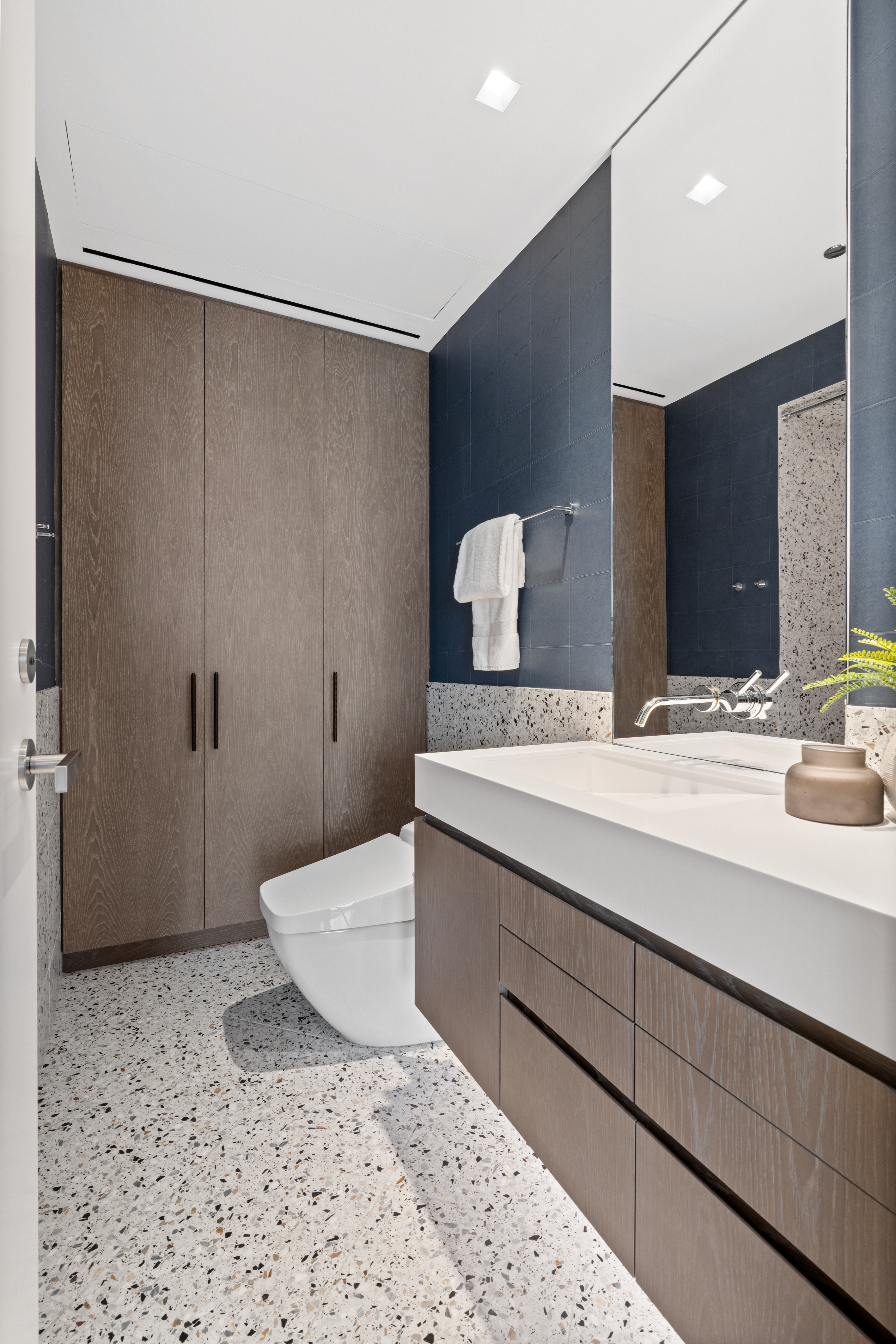 950 N Michigan Avenue Unit# 4605