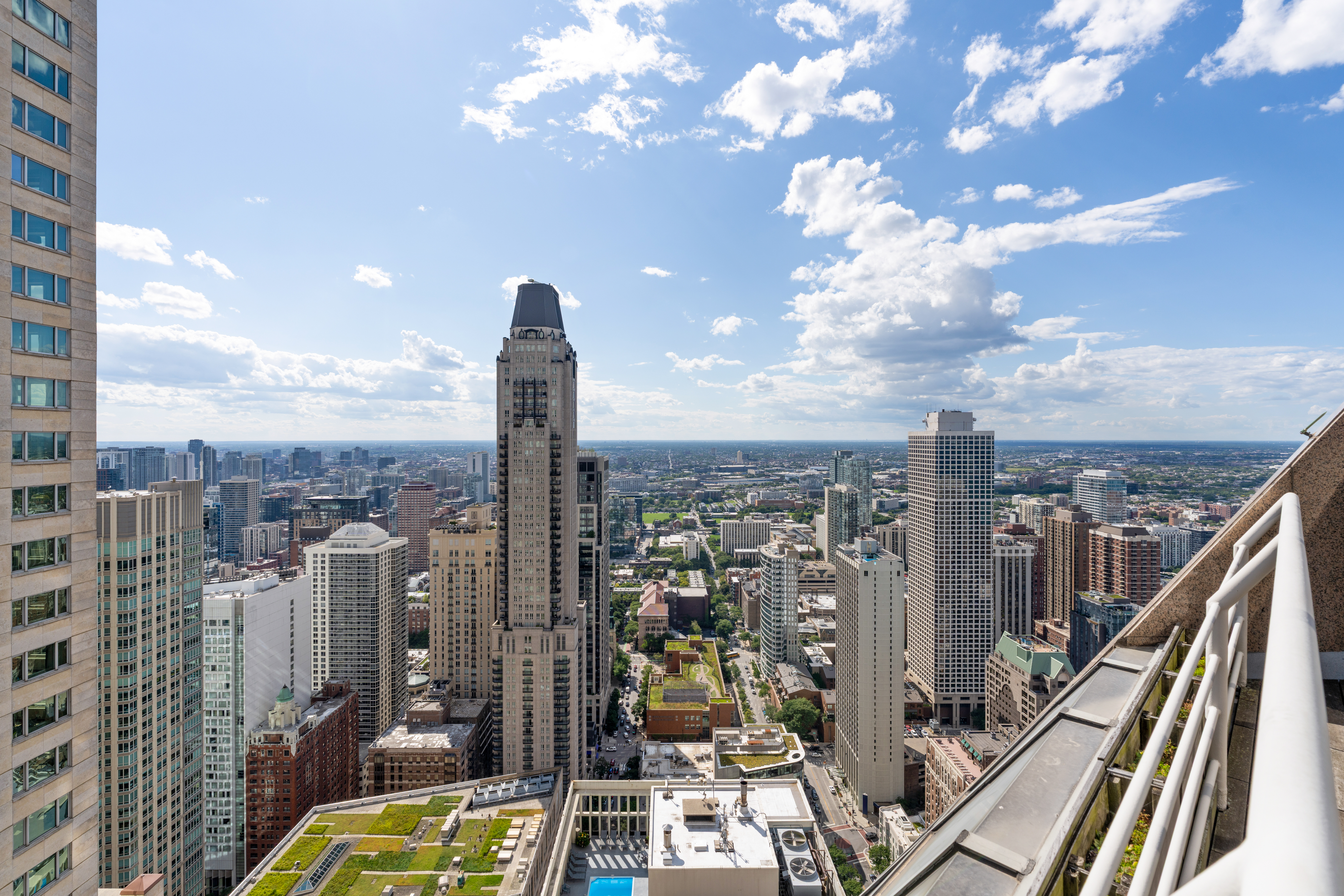 950 N Michigan Avenue Unit# 4605