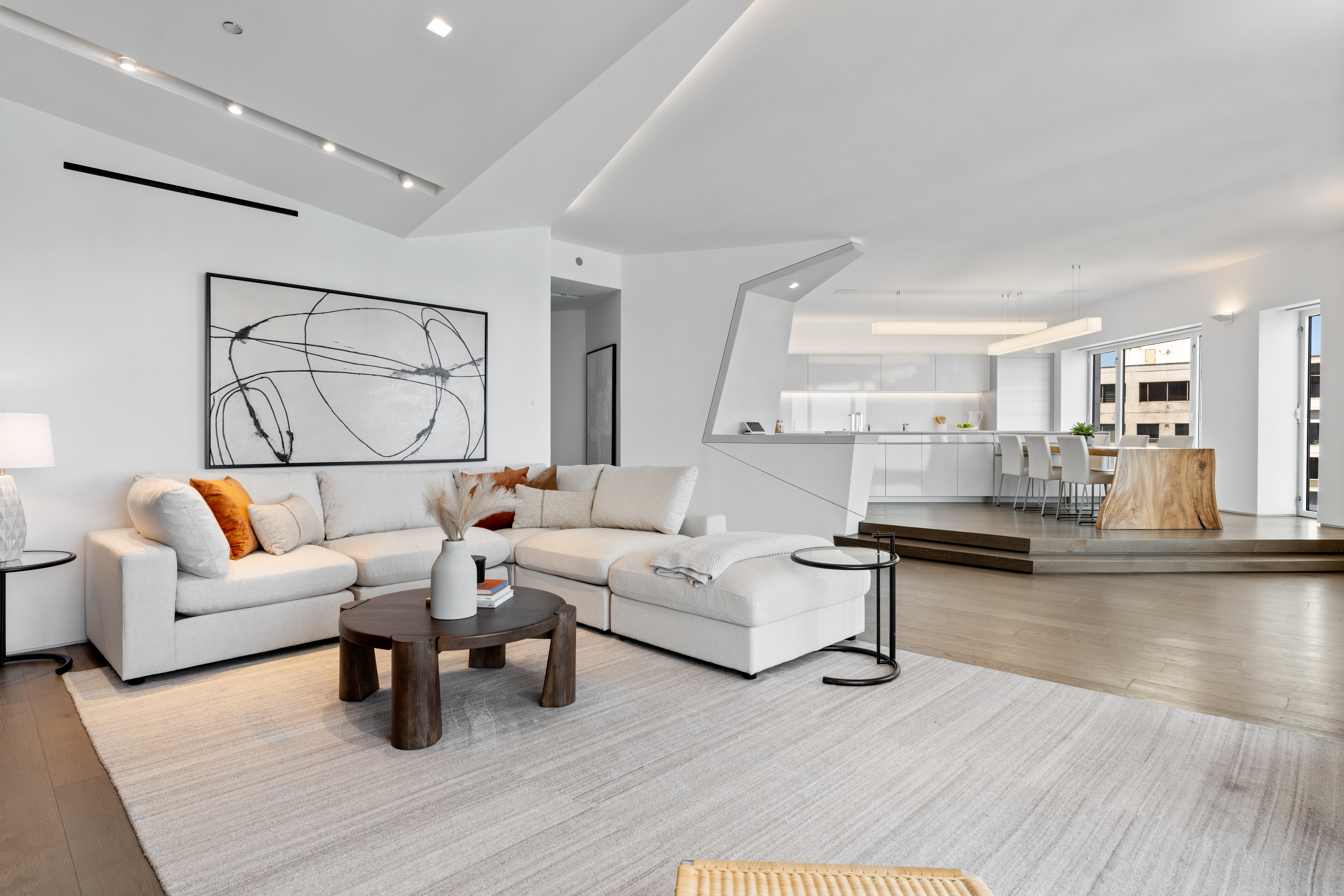 950 N Michigan Avenue Unit# 4605