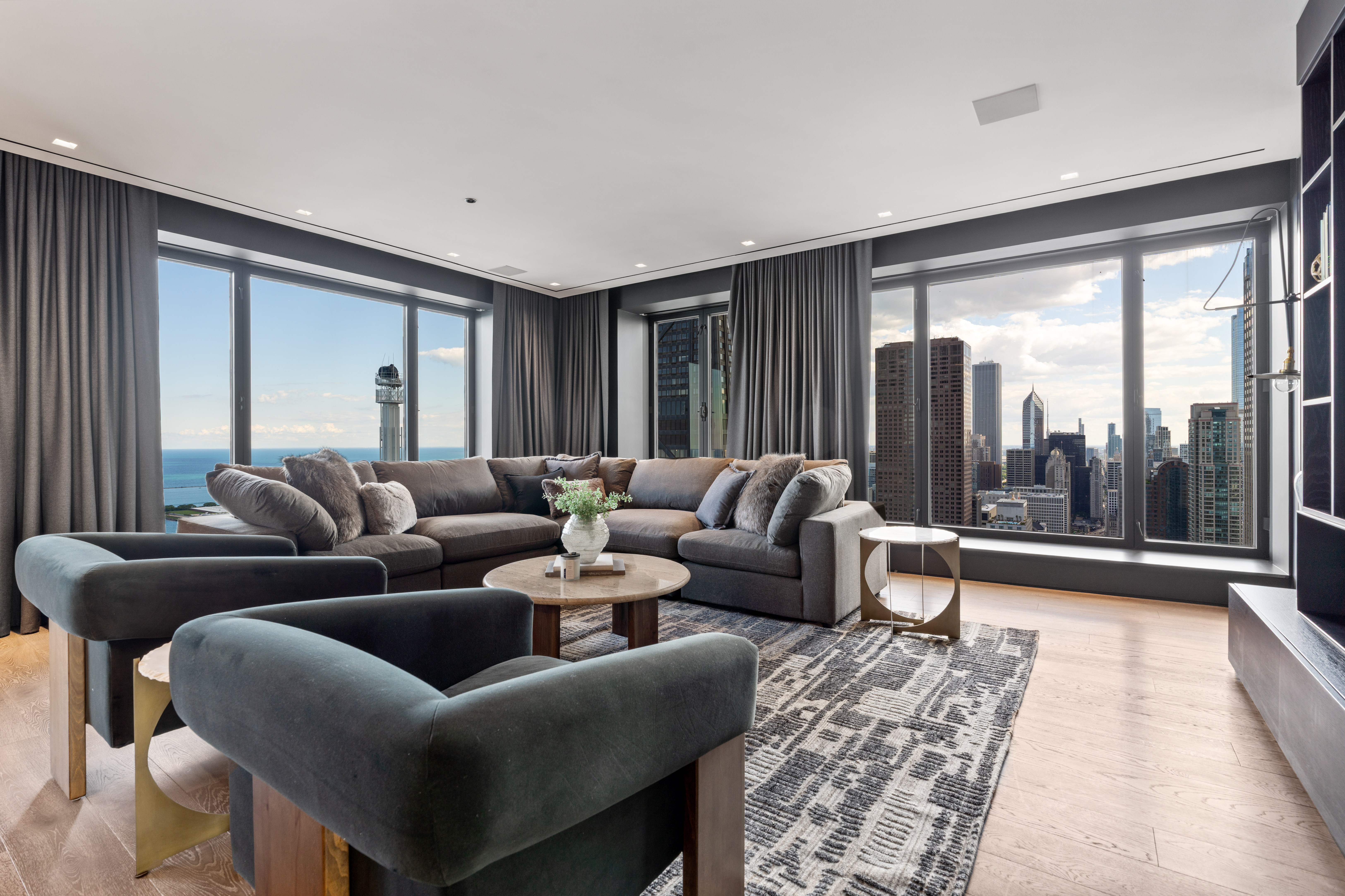 950 N Michigan Avenue Unit# 4605