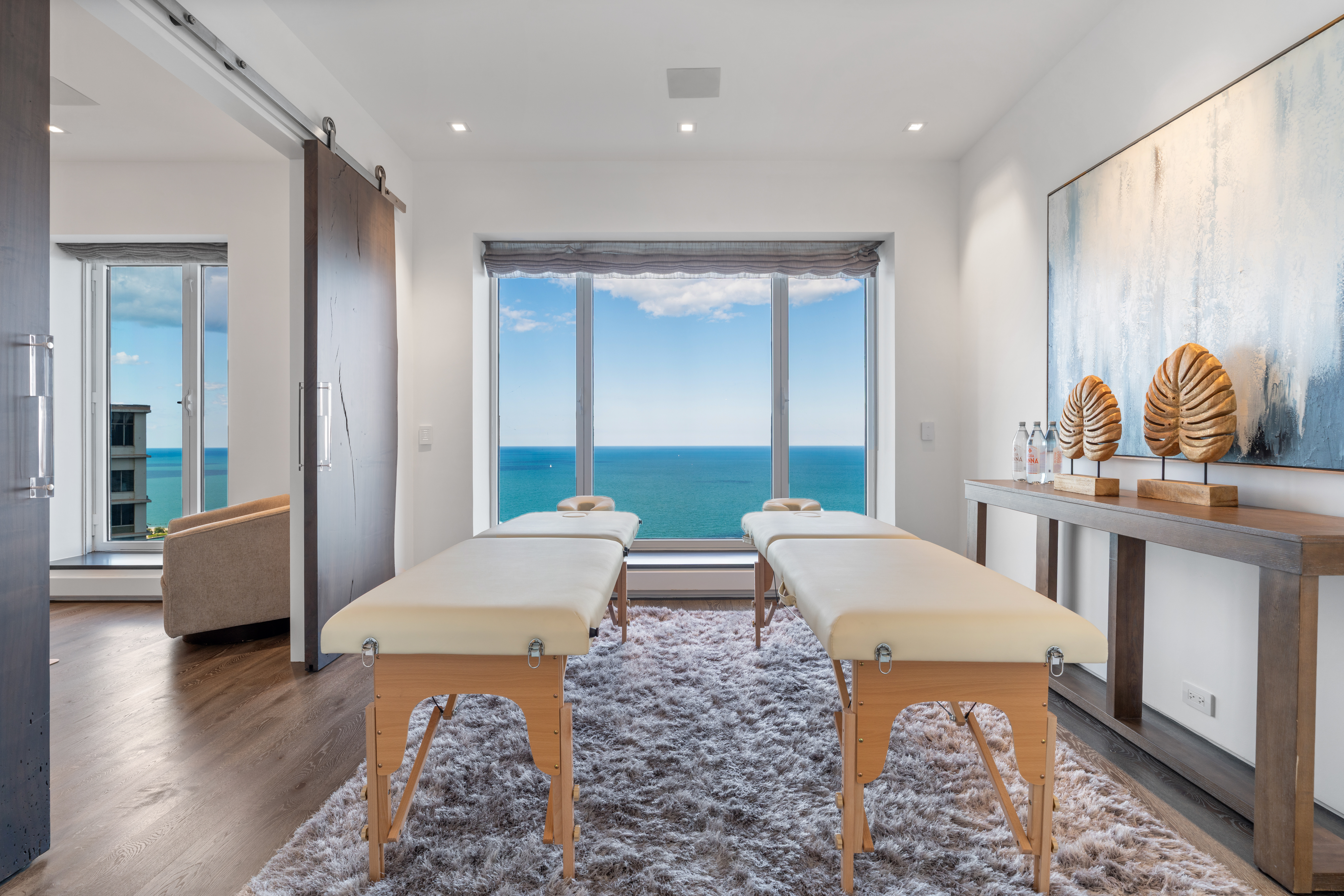 950 N Michigan Avenue Unit# 4605