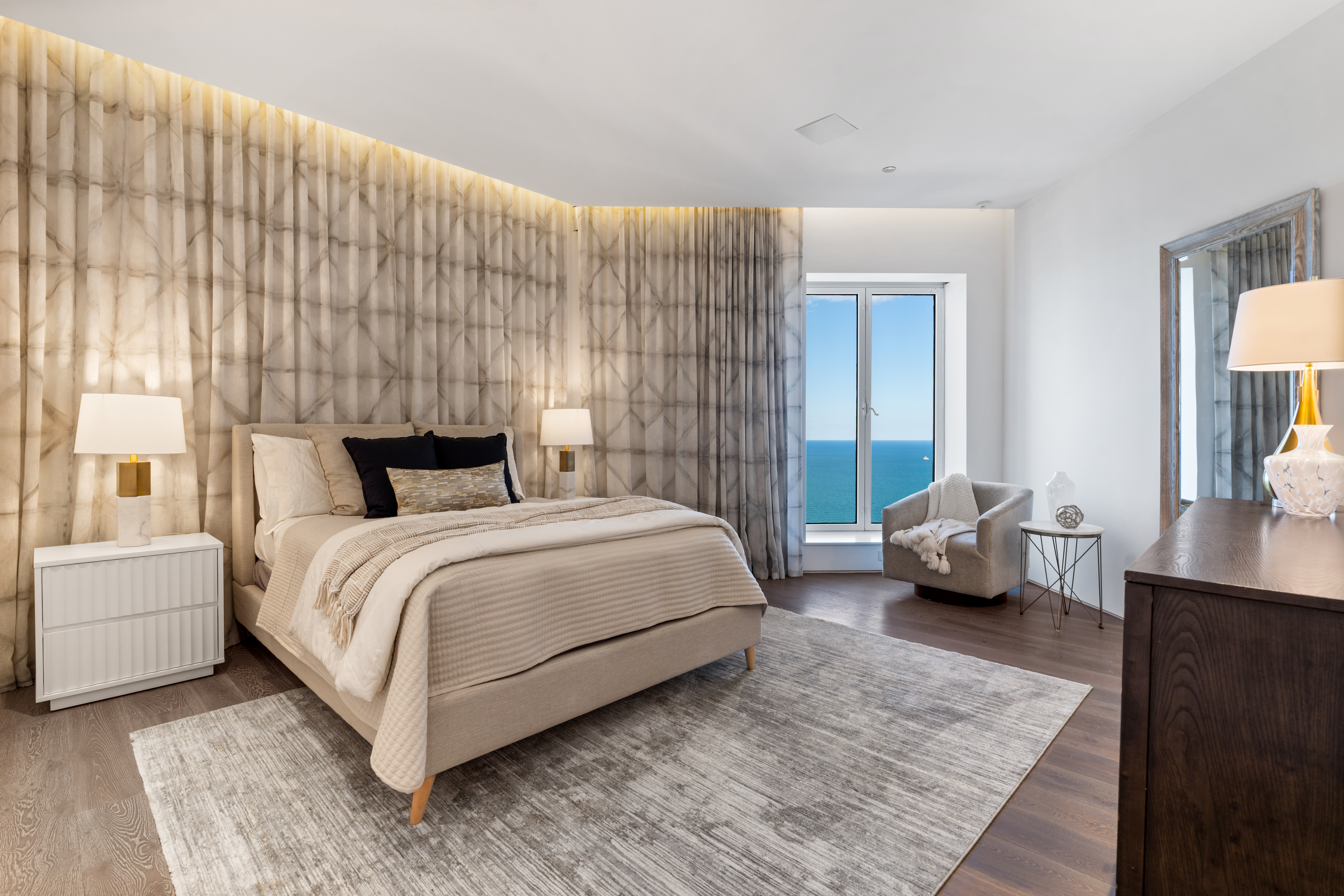 950 N Michigan Avenue Unit# 4605