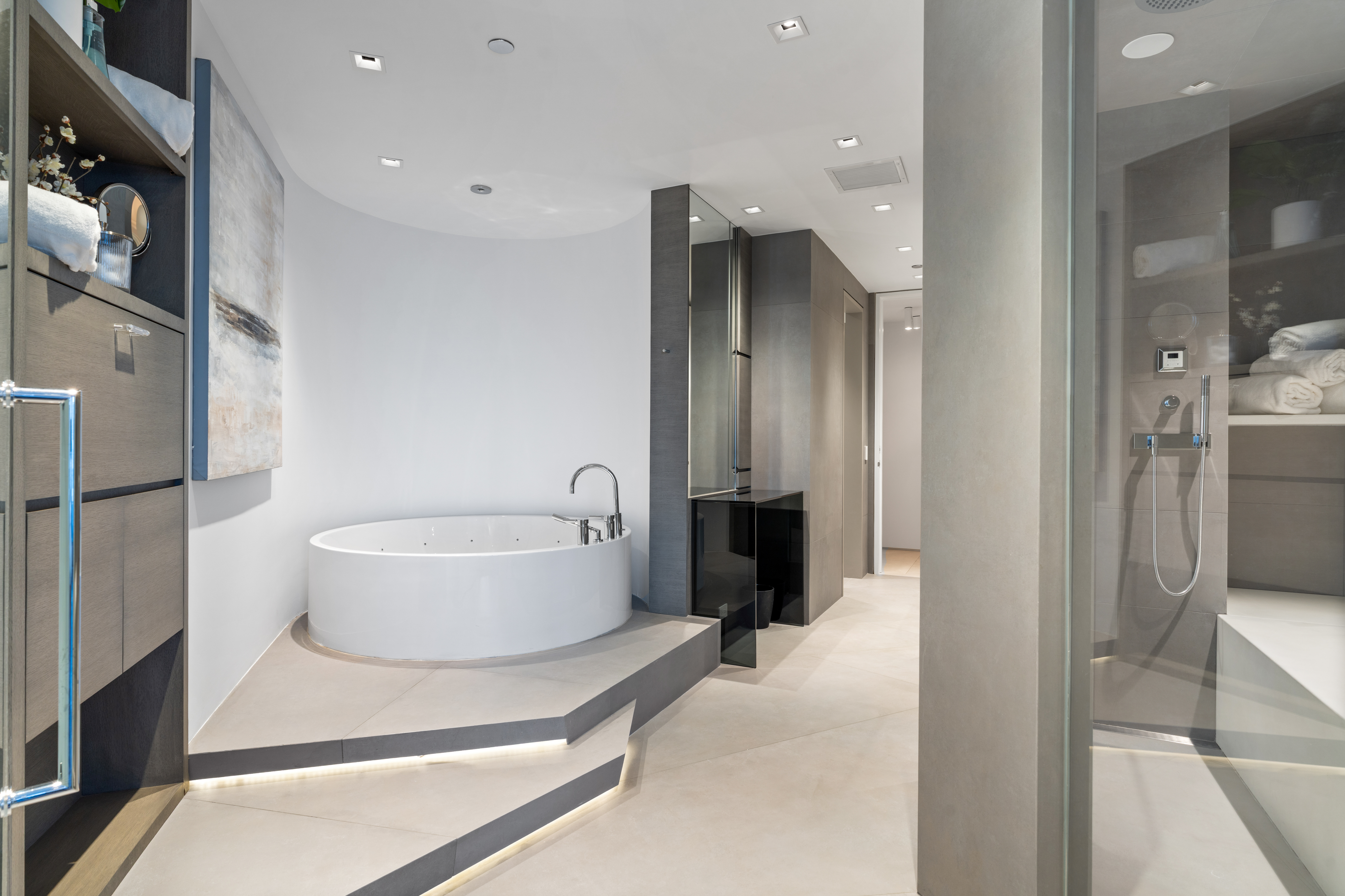 950 N Michigan Avenue Unit# 4605